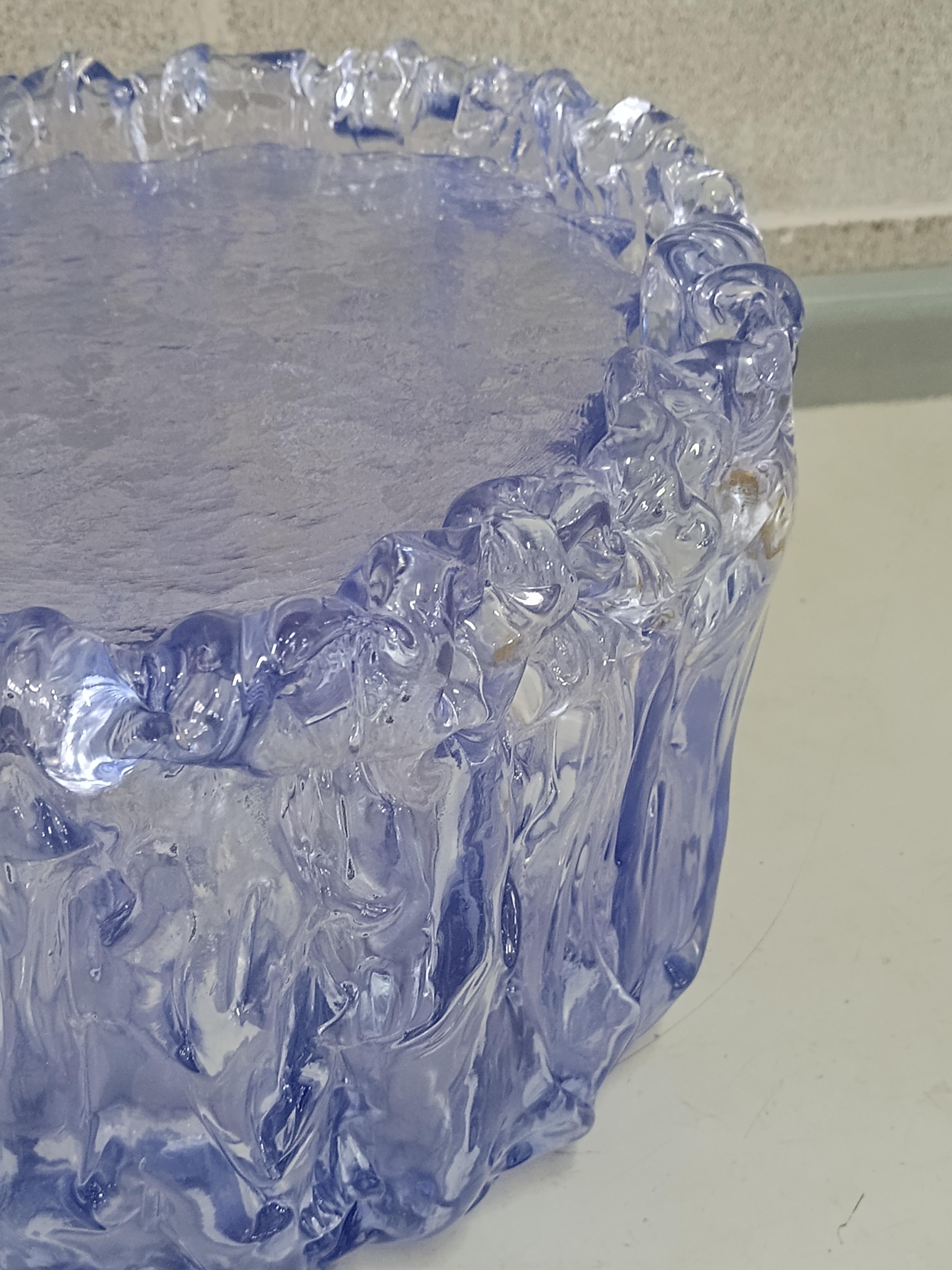 Italienischer Mid-Century-Beistelltisch aus Murano-Kunstglas in Periwinkle-Farbe, 2020 im Angebot 4