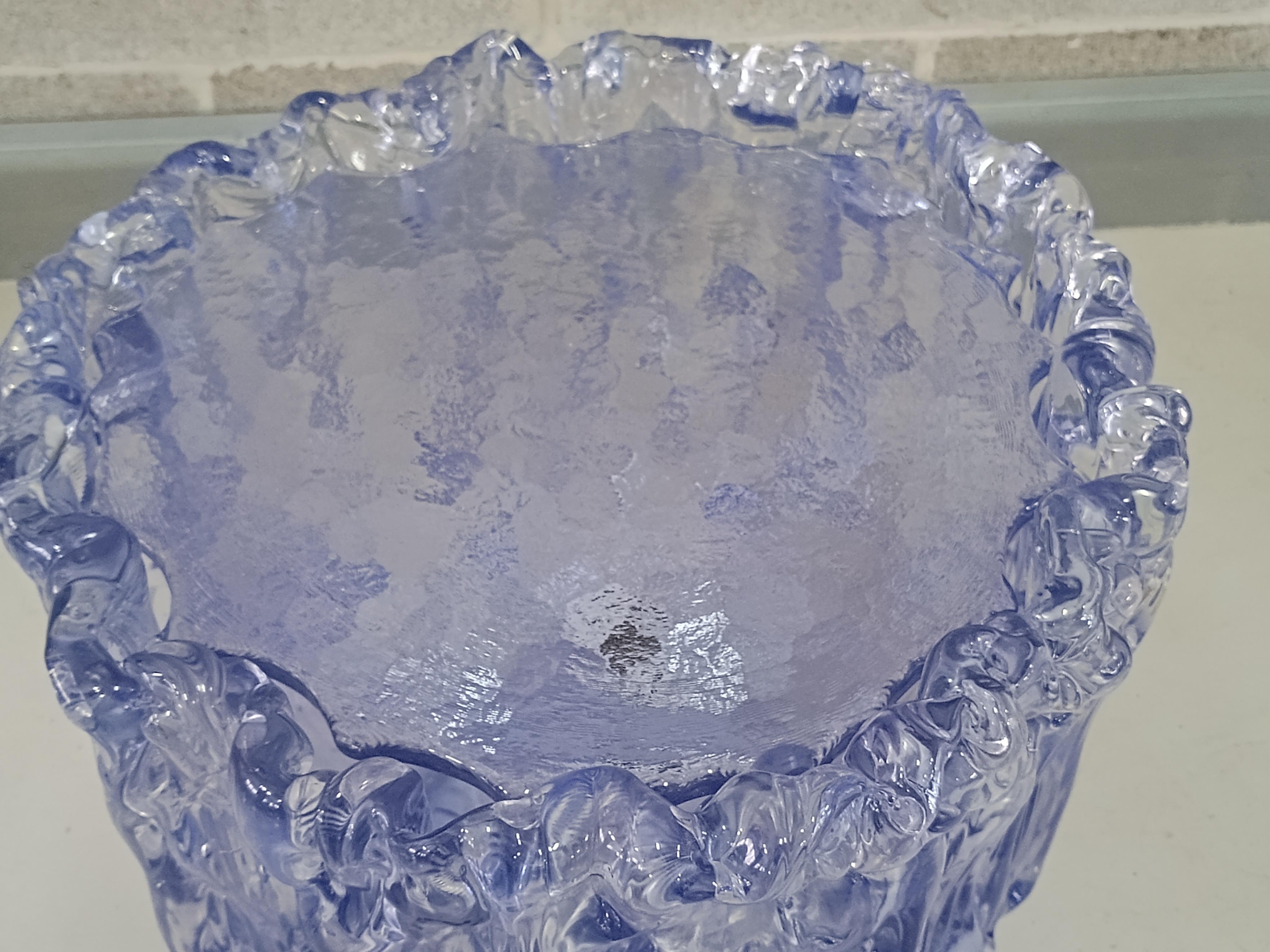 Italienischer Mid-Century-Beistelltisch aus Murano-Kunstglas in Periwinkle-Farbe, 2020 (Muranoglas) im Angebot