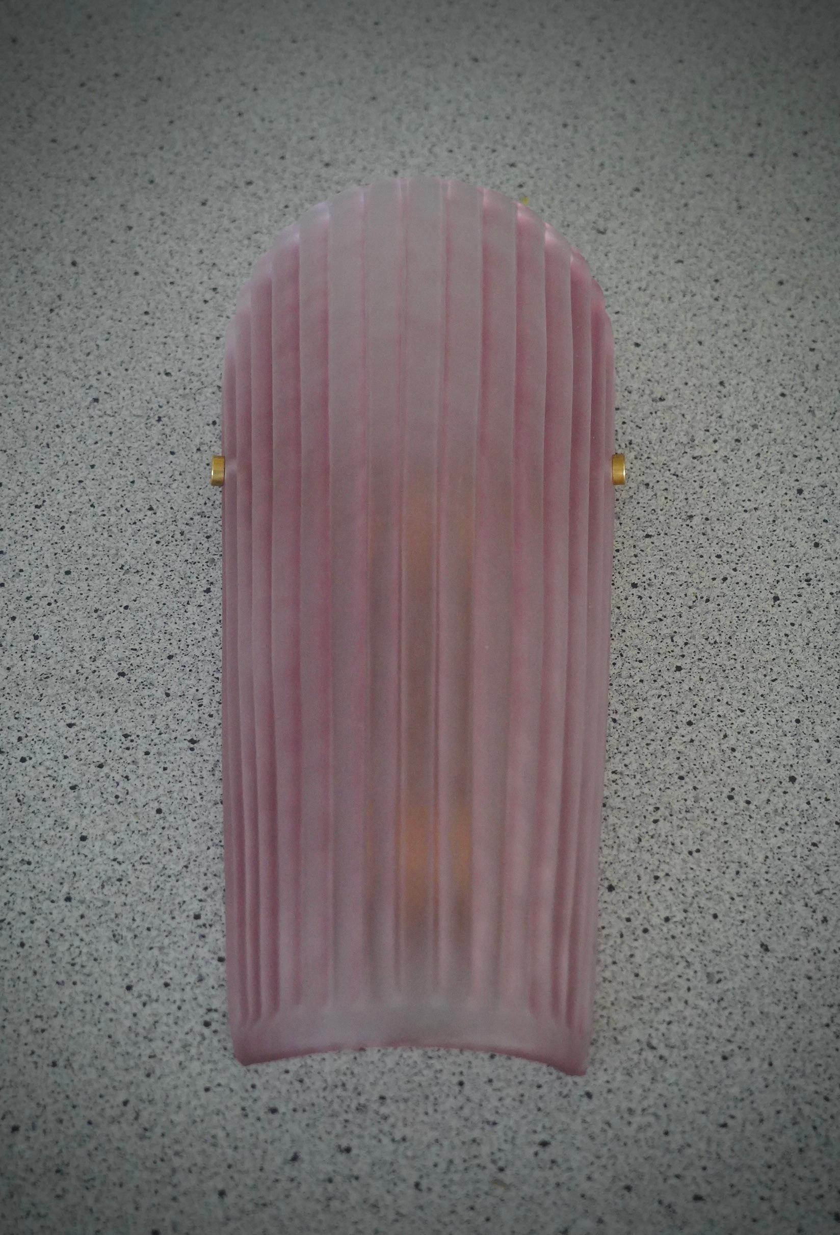 Laiton Appliques en verre d'art de Murano, couleur rose sablée et laiton, 2020 en vente