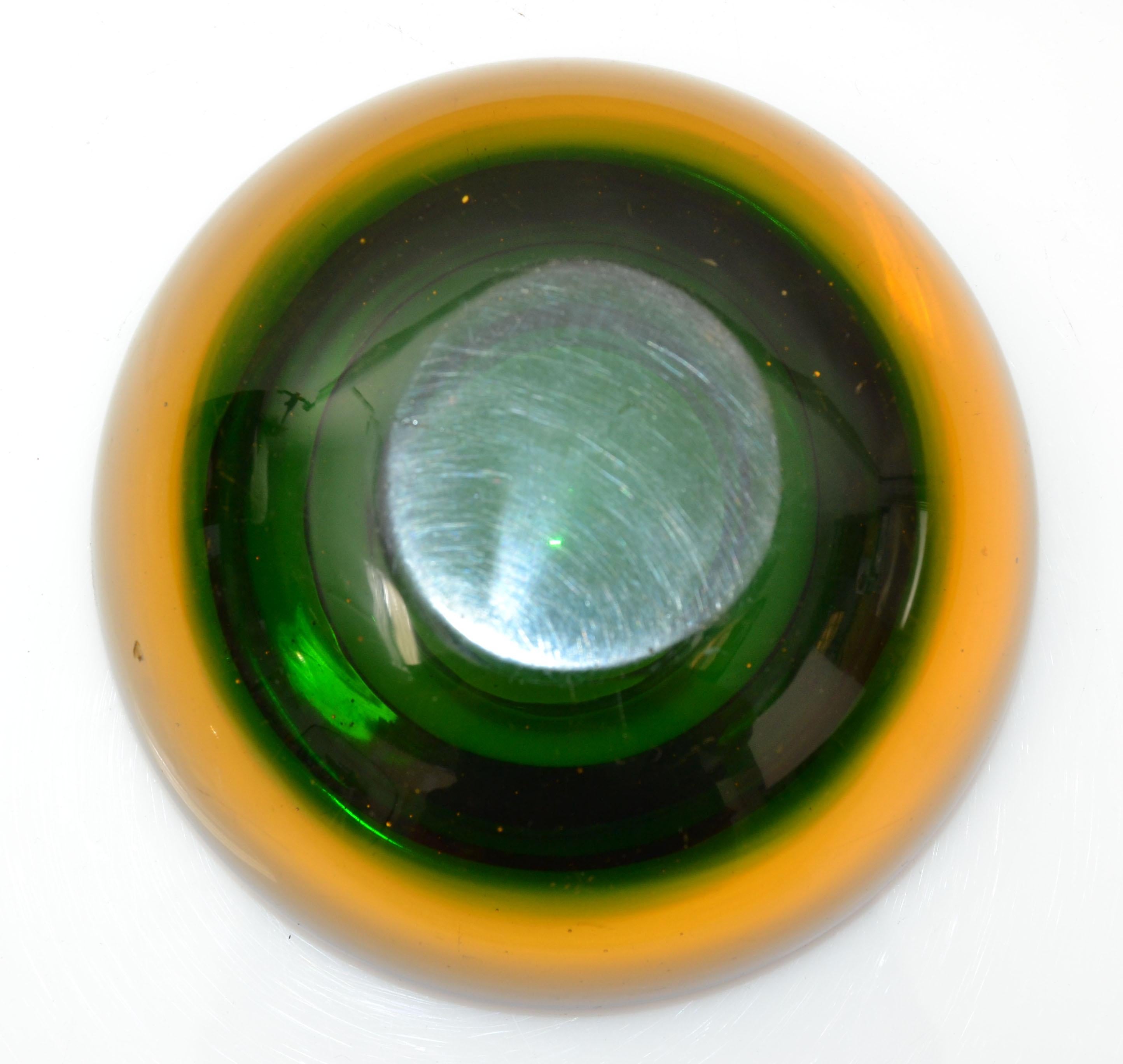 Runde Schale aus mundgeblasenem Murano-Kunstglas in Bernstein und Grün, Italien, 1960 (Muranoglas) im Angebot