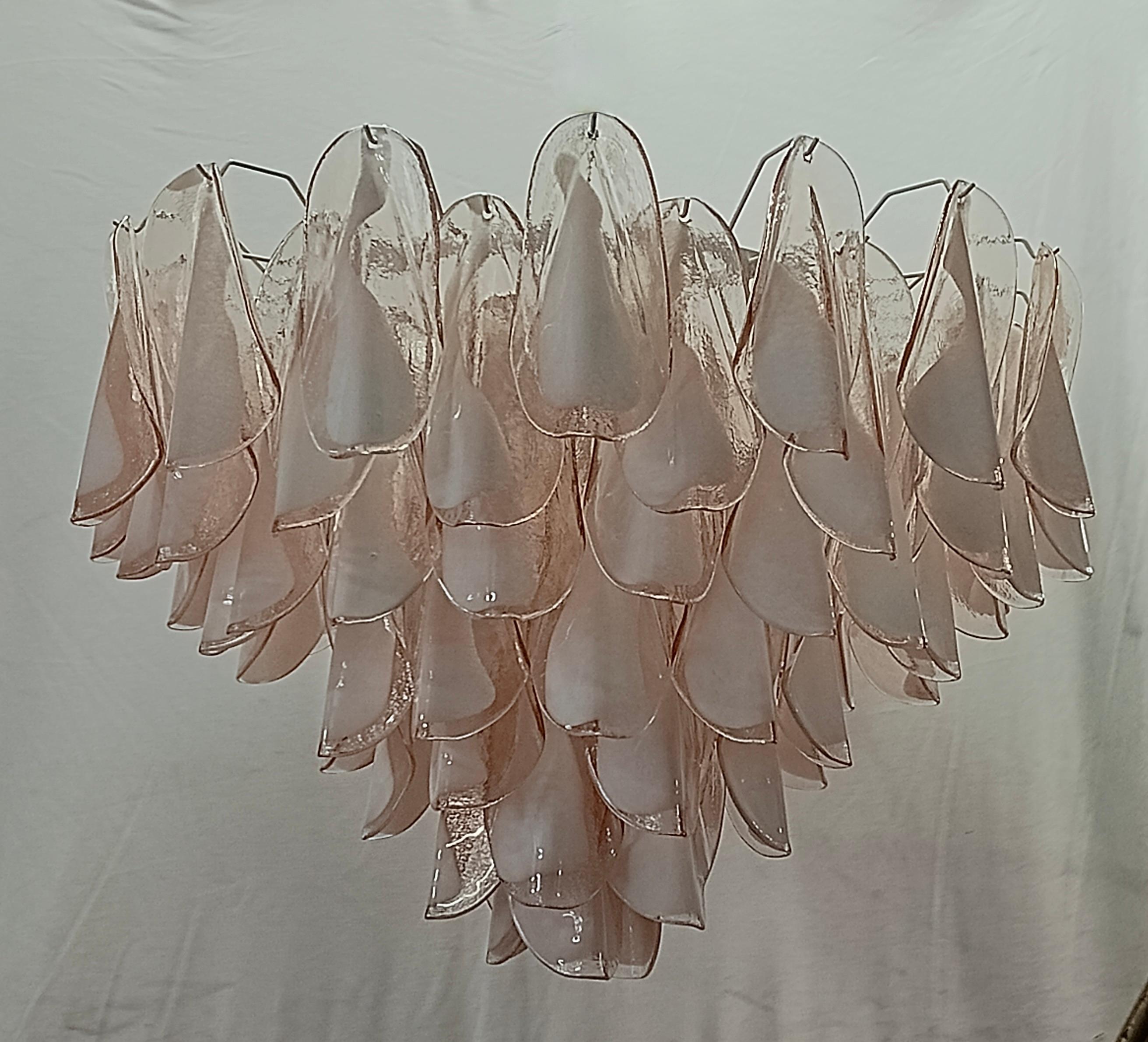 Mid-Century moderno Lampadari tondi in vetro artistico di Murano di metà secolo, colore rosa e bianco, 2000 in vendita