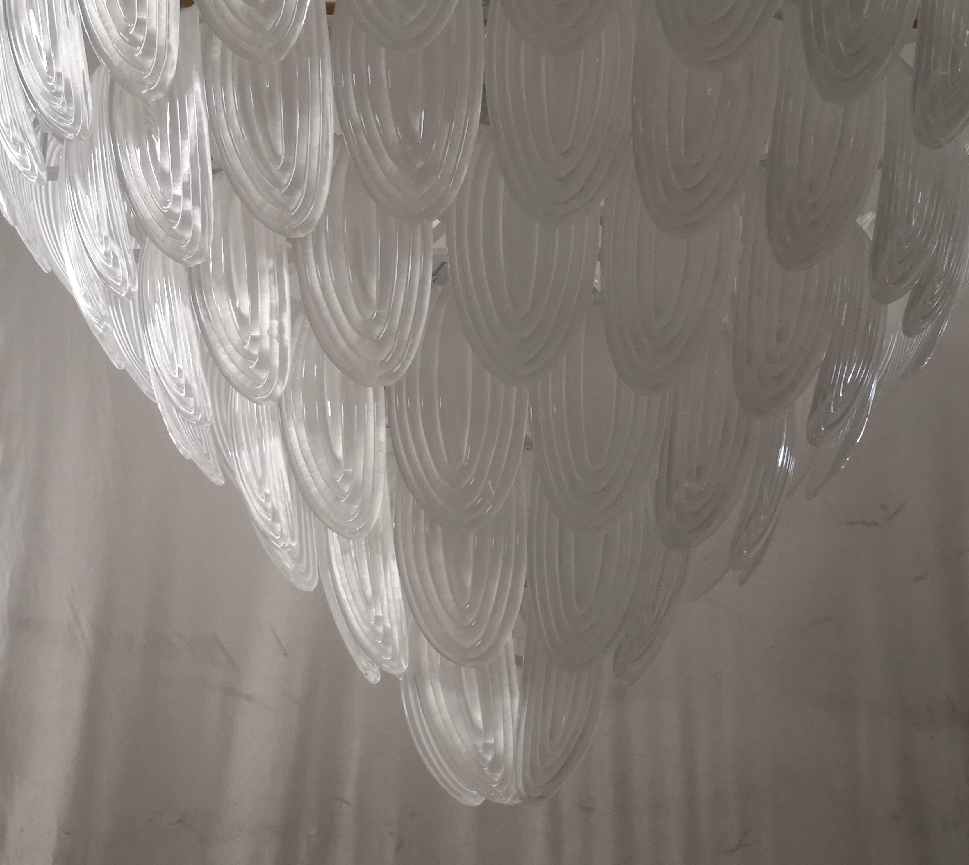 Lampadari e pendenti rotondi in vetro artistico di Murano di colore trasparente/bianco, 2020 in vendita 1