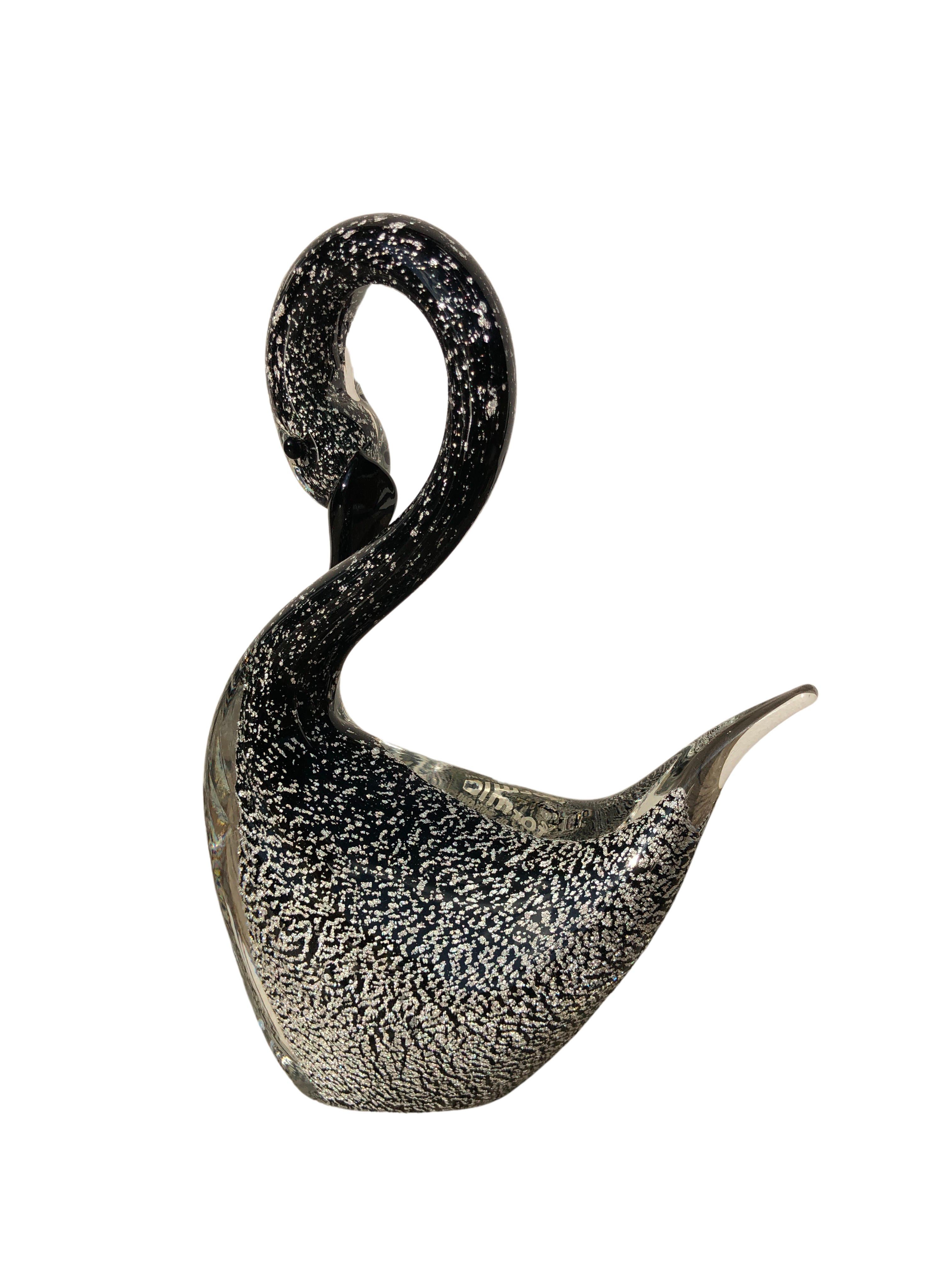 Figurine de cygne en verre d'art de Murano moucheté d'argent par Formia, Italie, années 1960 Excellent état - En vente à WARSZAWA, 14