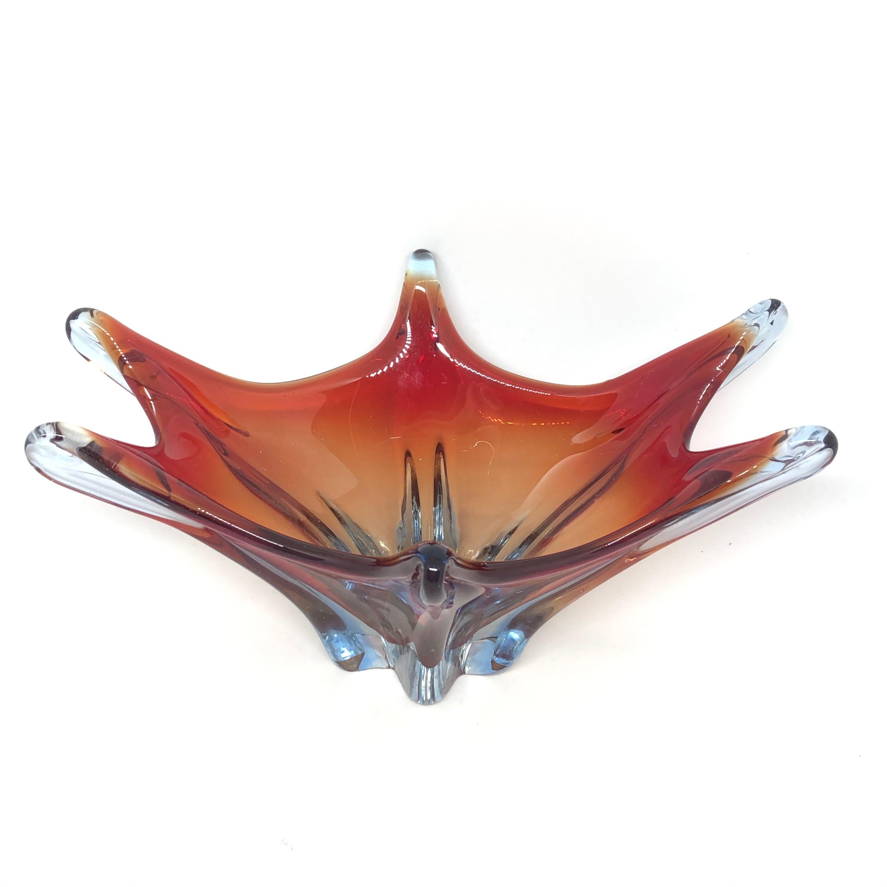 An amazing Venetian Murano glass bowl in a nice red, clear and blue color. A highly decorative piece useful as centre piece or bowl, candy bowl or fruit bowl, Italy, 1960s.