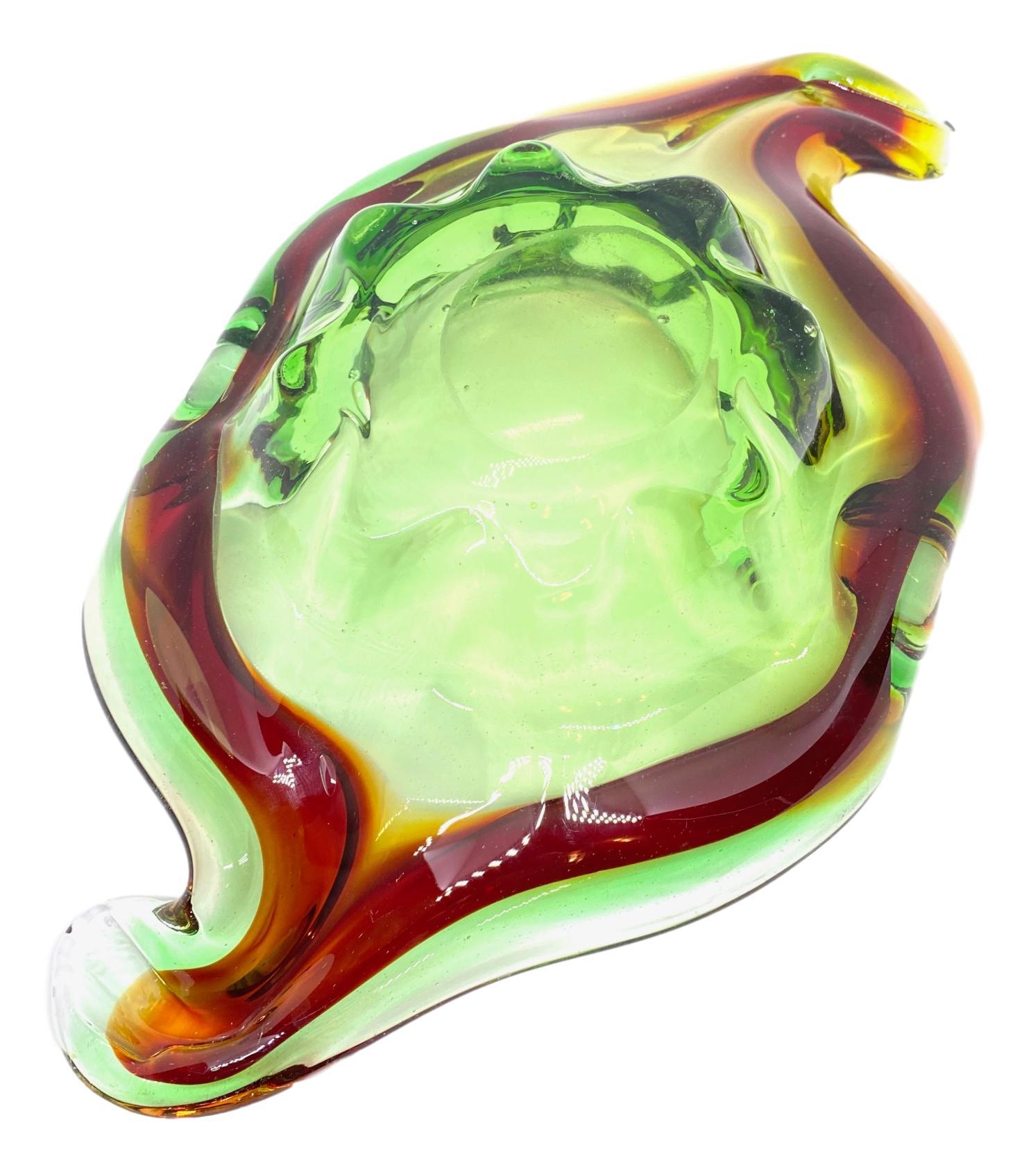 Late 20th Century Murano Art Glass Sommerso Bowl Catchall Red and Green Vintage, Italy For Sale