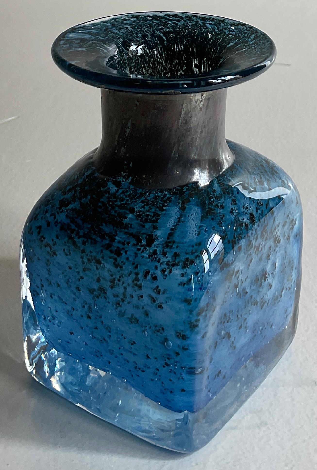 Murano-Kunstglas-Steinvase, signiert Vellini (Italienisch) im Angebot