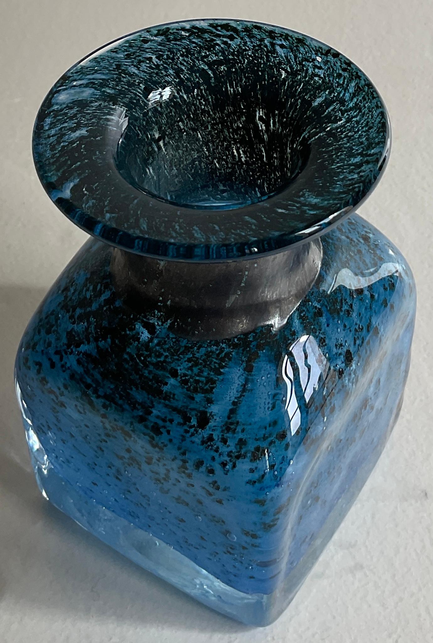 Murano-Kunstglas-Steinvase, signiert Vellini (Handgefertigt) im Angebot