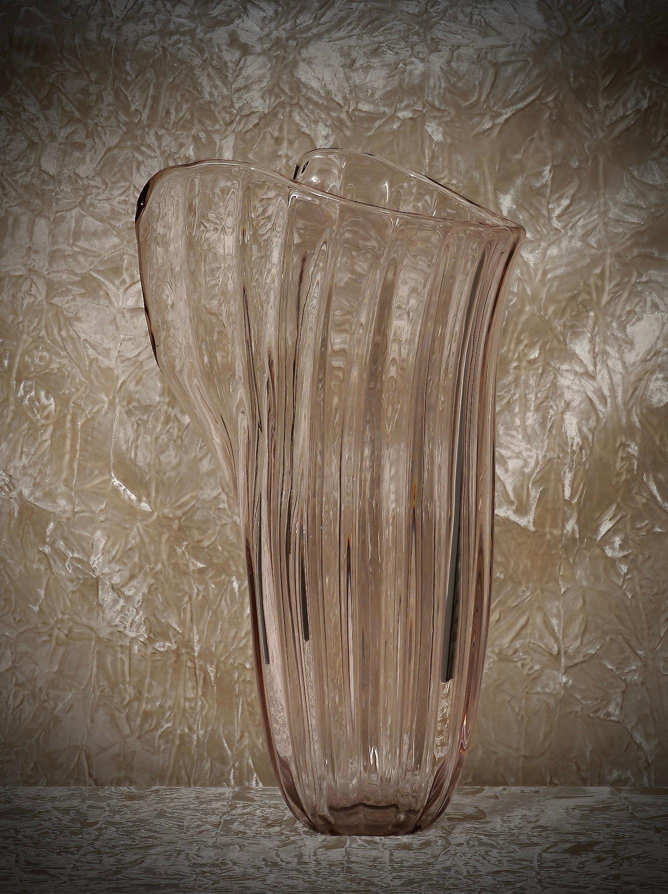 Murano Art Glass Transparent Pale Pink Vase, 1980 In Good Condition For Sale In Rome, IT