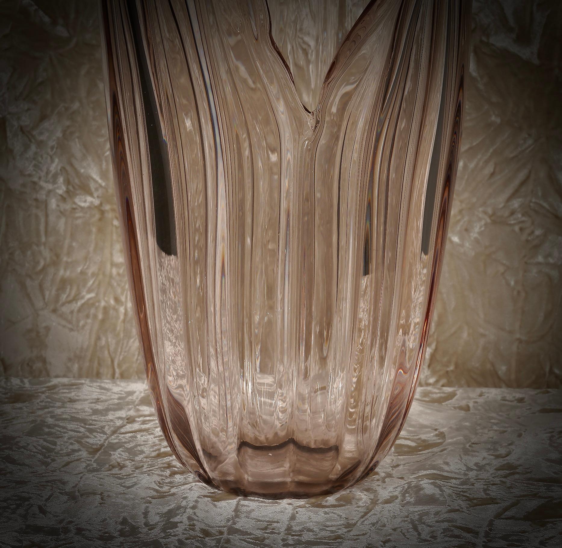Fin du 20e siècle Vase rose pâle transparent en verre d'art de Murano, 1980 en vente