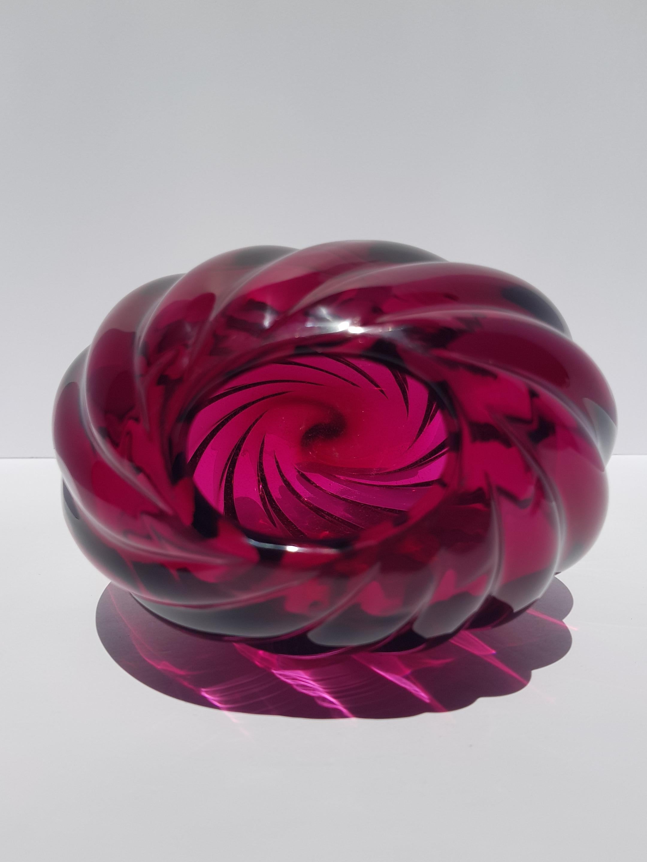 Vaso in vetro artistico di Murano Archimede Seguso a coste viola rubino Mid Century Mod in vendita 5