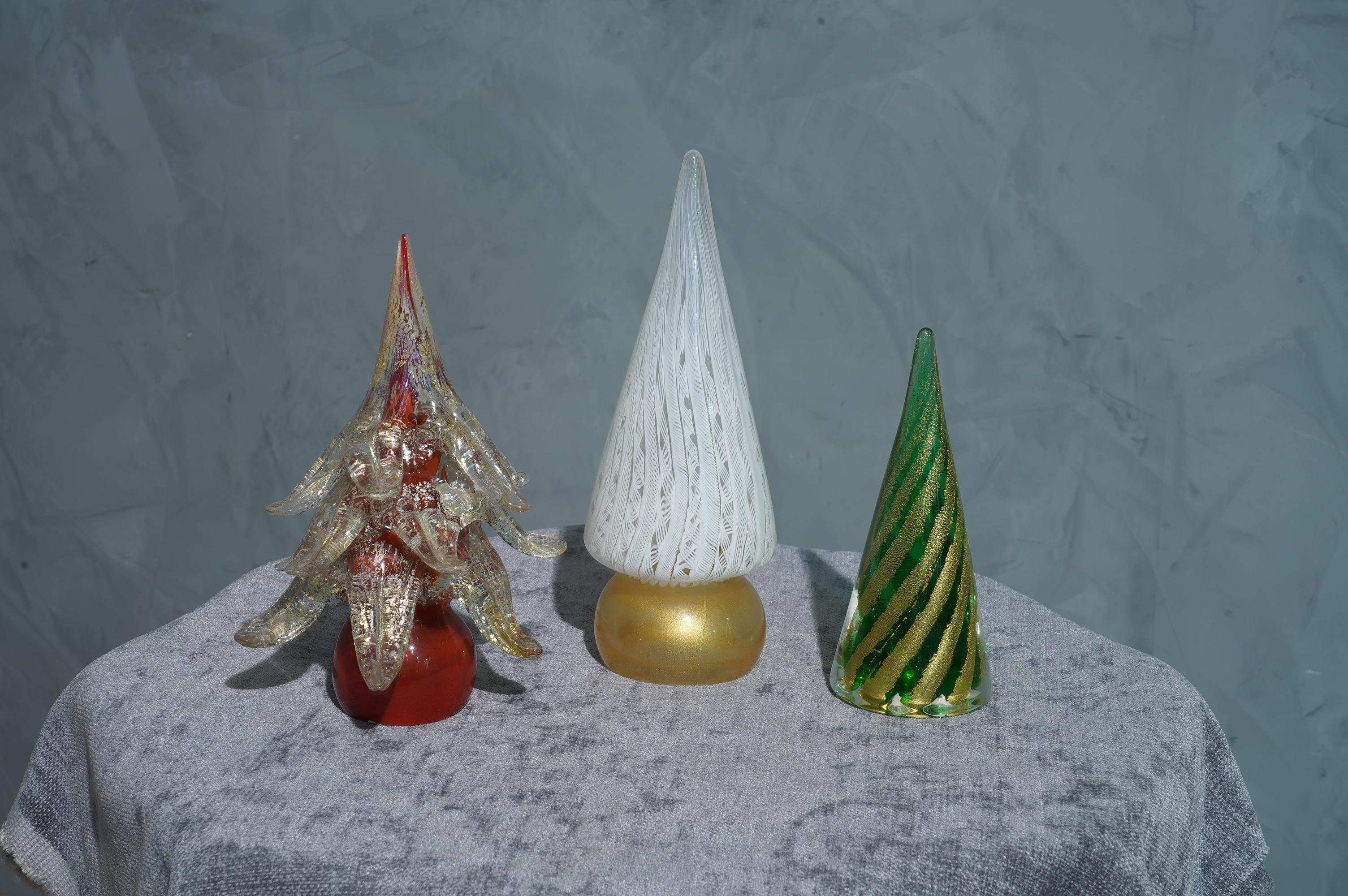 Italian Murano Art Glass White and Gold Tree Sculpture, 1980 For Sale