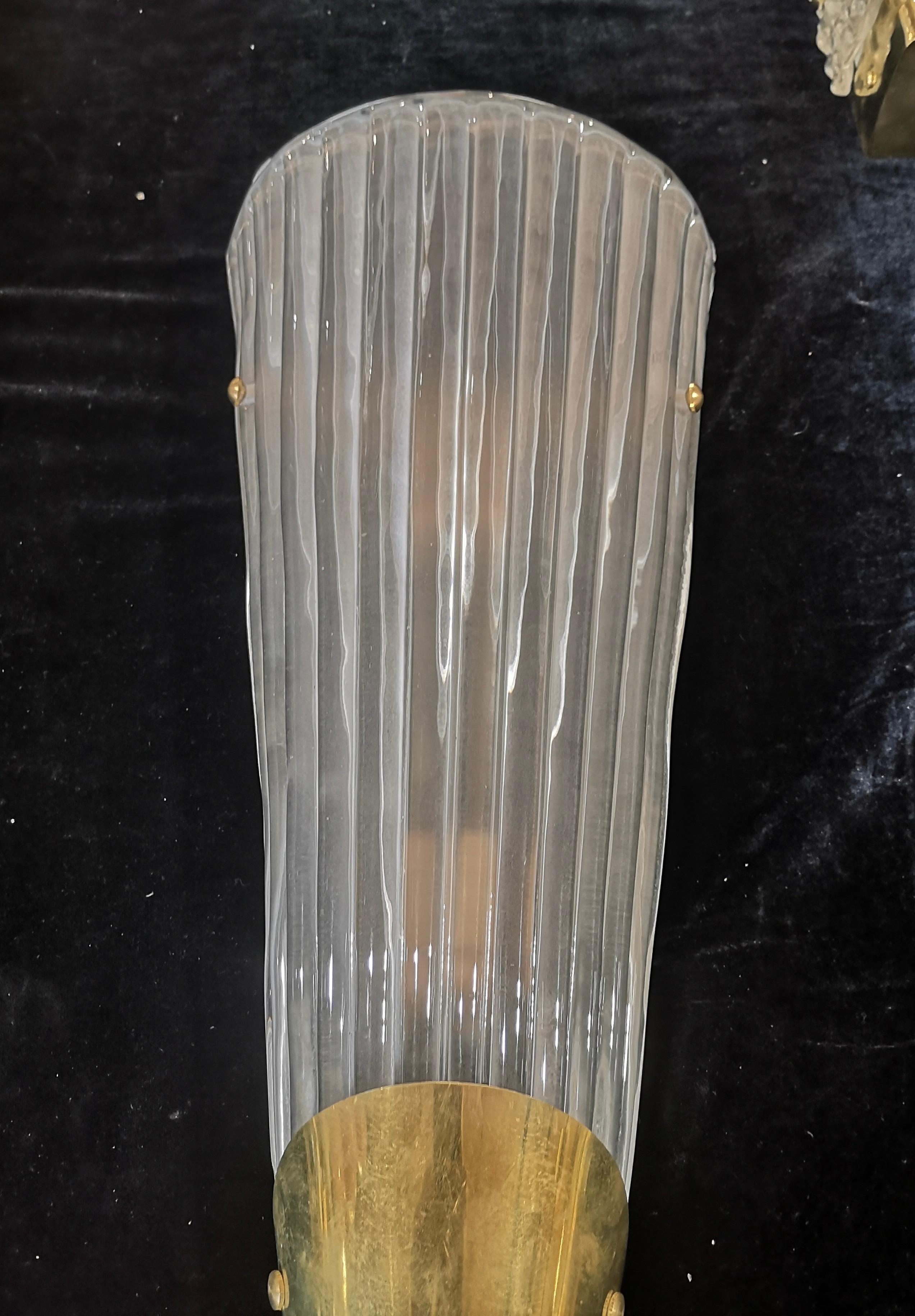 XXI secolo e contemporaneo Applique e sconsigliate in vetro artistico di Murano, colore bianco e ottone, 2000 in vendita