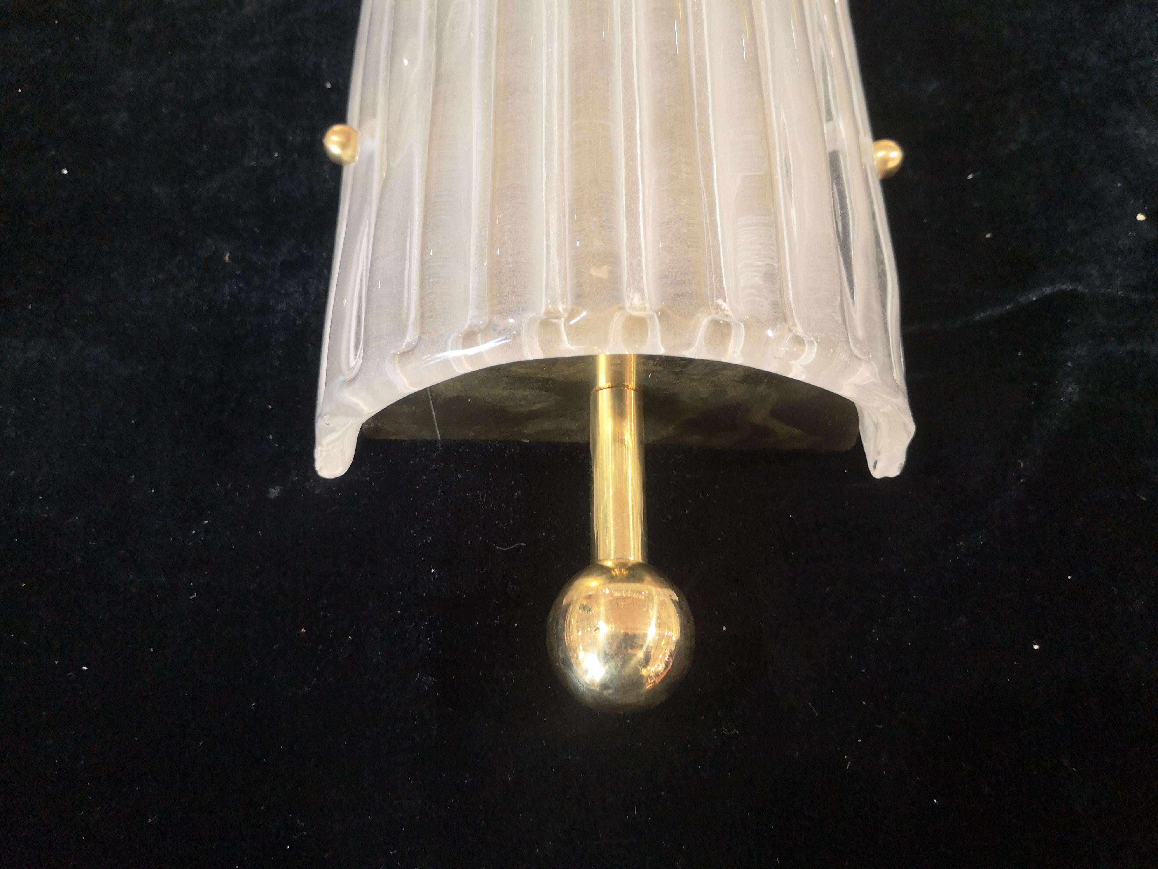 Murano Art Glass White Color and Brass Wall Light, 2020 In Good Condition For Sale In Rome, IT