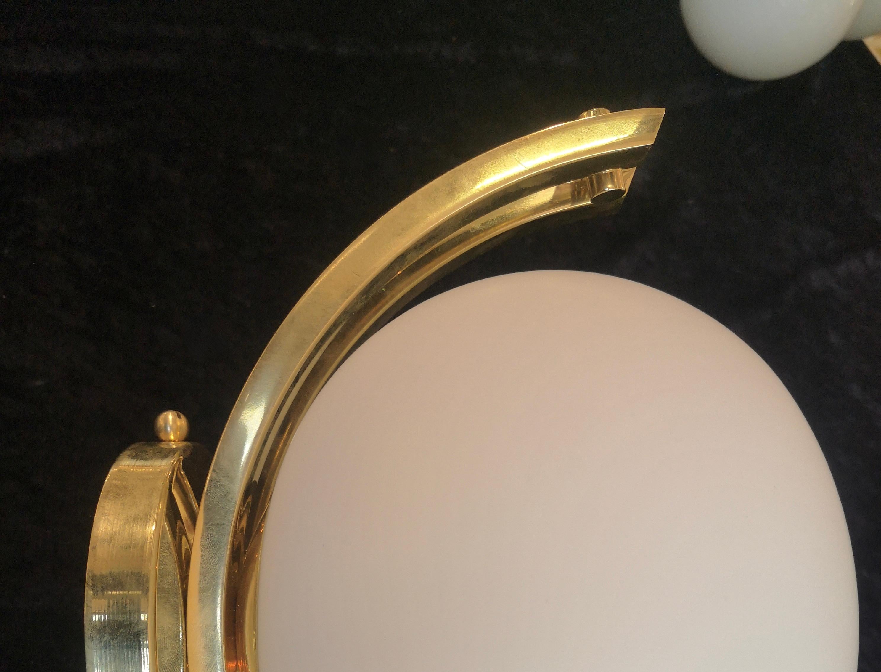 Murano Art Glass White Color Brass Wall Light, 1980 In Good Condition For Sale In Rome, IT