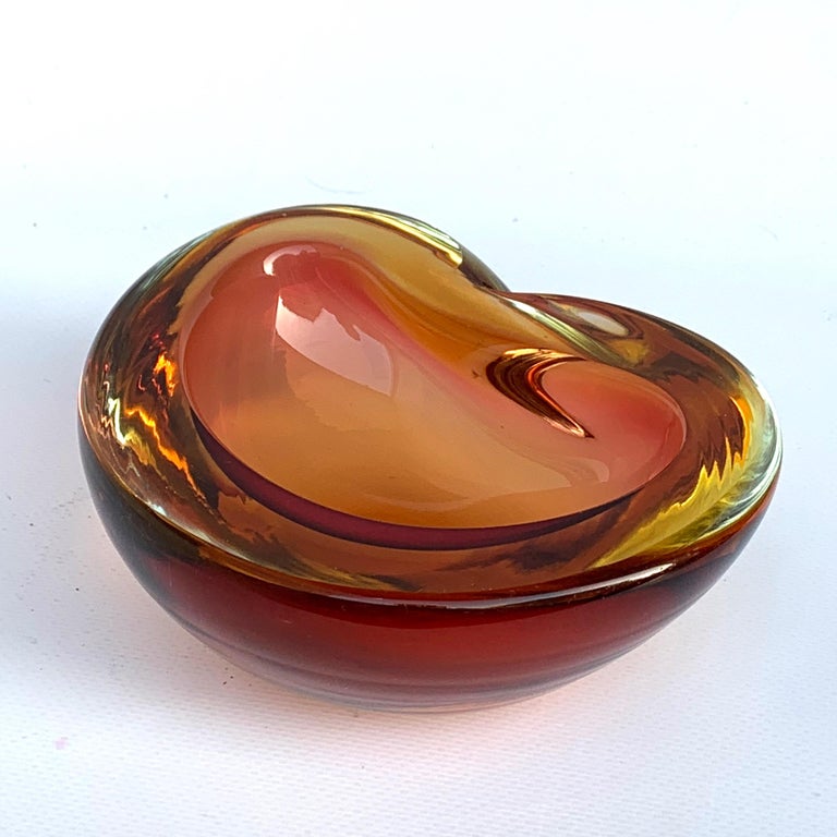 Murano Ashtray, Alfredo Barbini, Submerged Glass, Color Amber, Italy