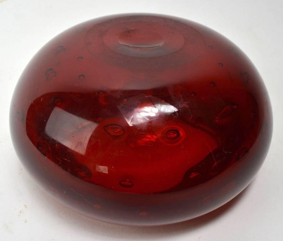 Murano Ashtray in Red with Controlled Bubbles In Excellent Condition In New York, NY
