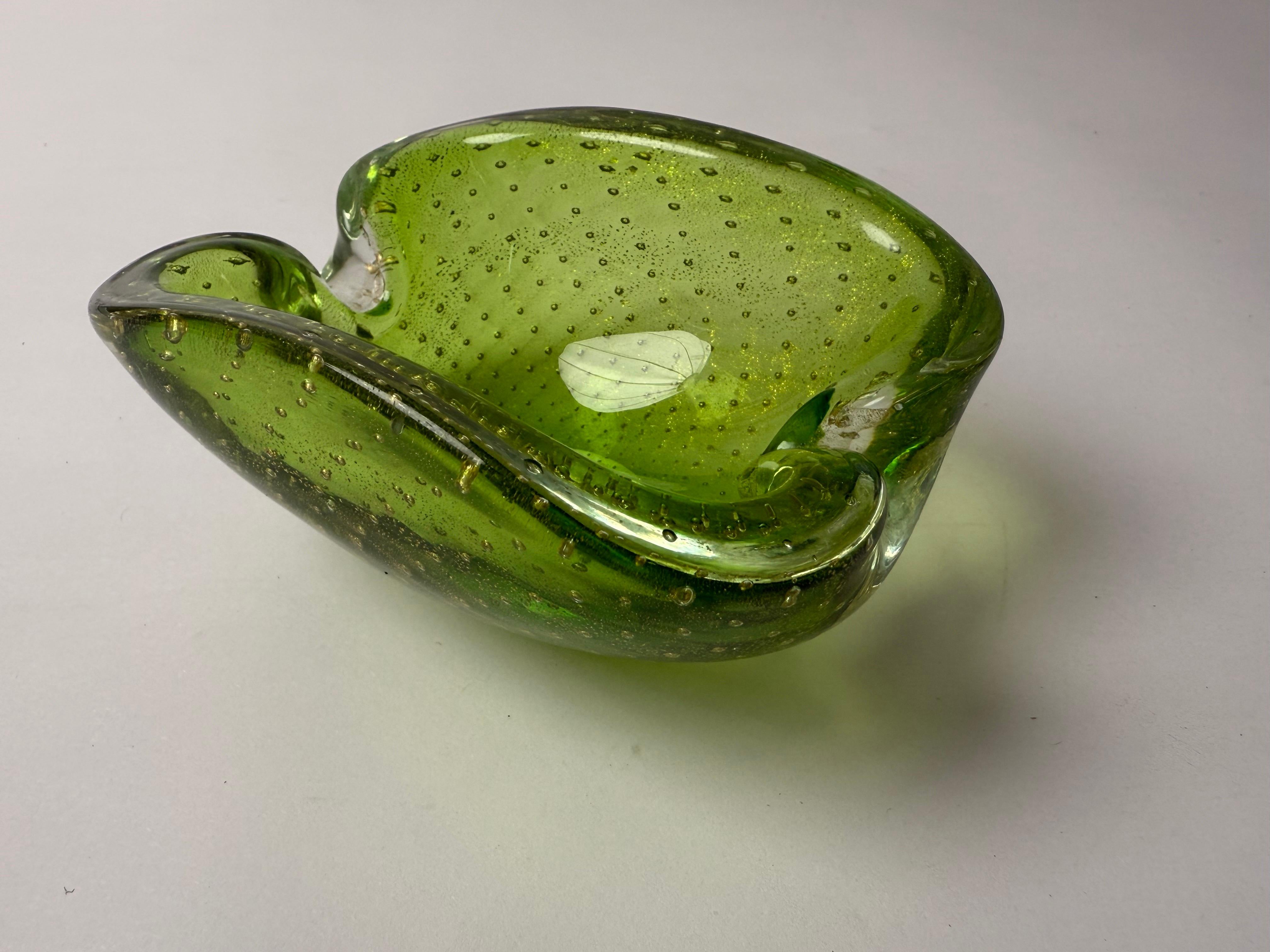 Cenicero de Murano La manzana de oro verde, Italia Años 60 Moderno de mediados de siglo