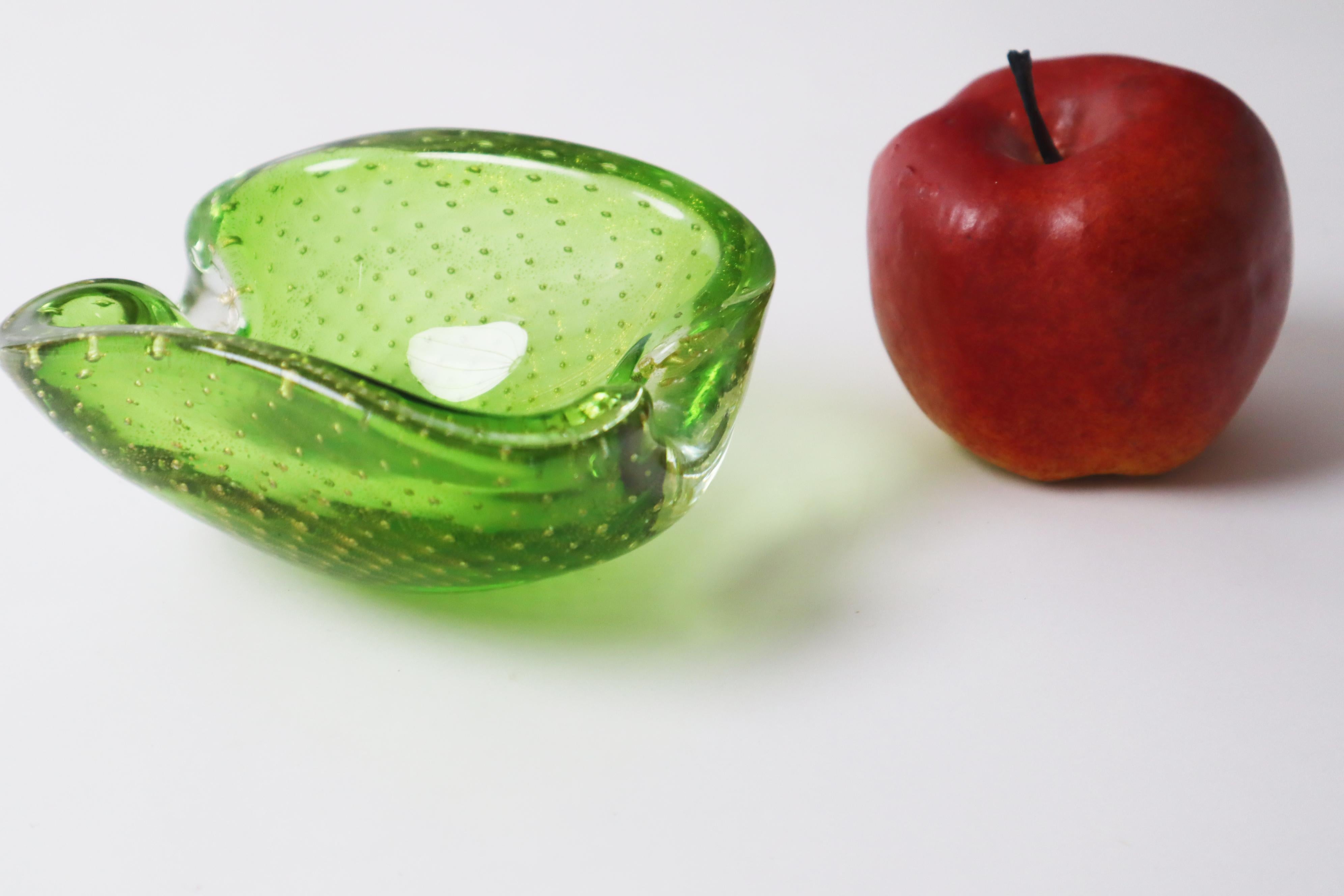 Cenicero de Murano La manzana de oro verde, Italia Años 60 en Bueno Estado en Hannover, DE