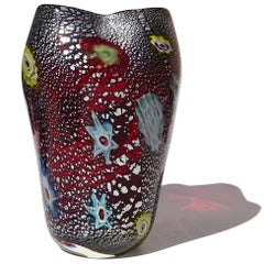 Murano AVeM Red Millefiori Flowers Silver Flecks Italian Art Glass Flower Vase (Vase à fleurs en verre d'art italien)