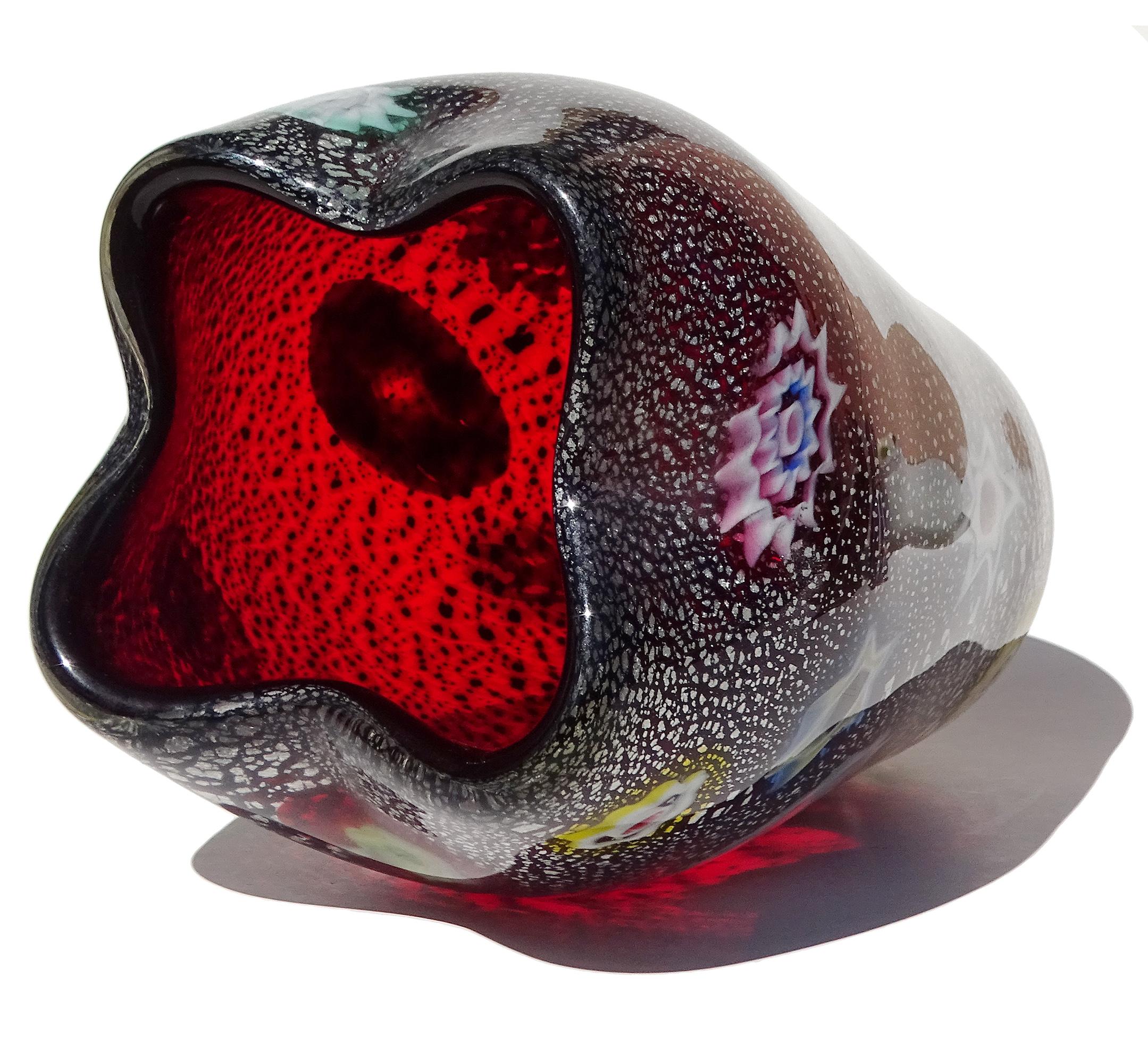 Murano AVeM Flores Millefiori Rojas Motas de Plata Florero de Vidrio Artístico Italiano en venta 2