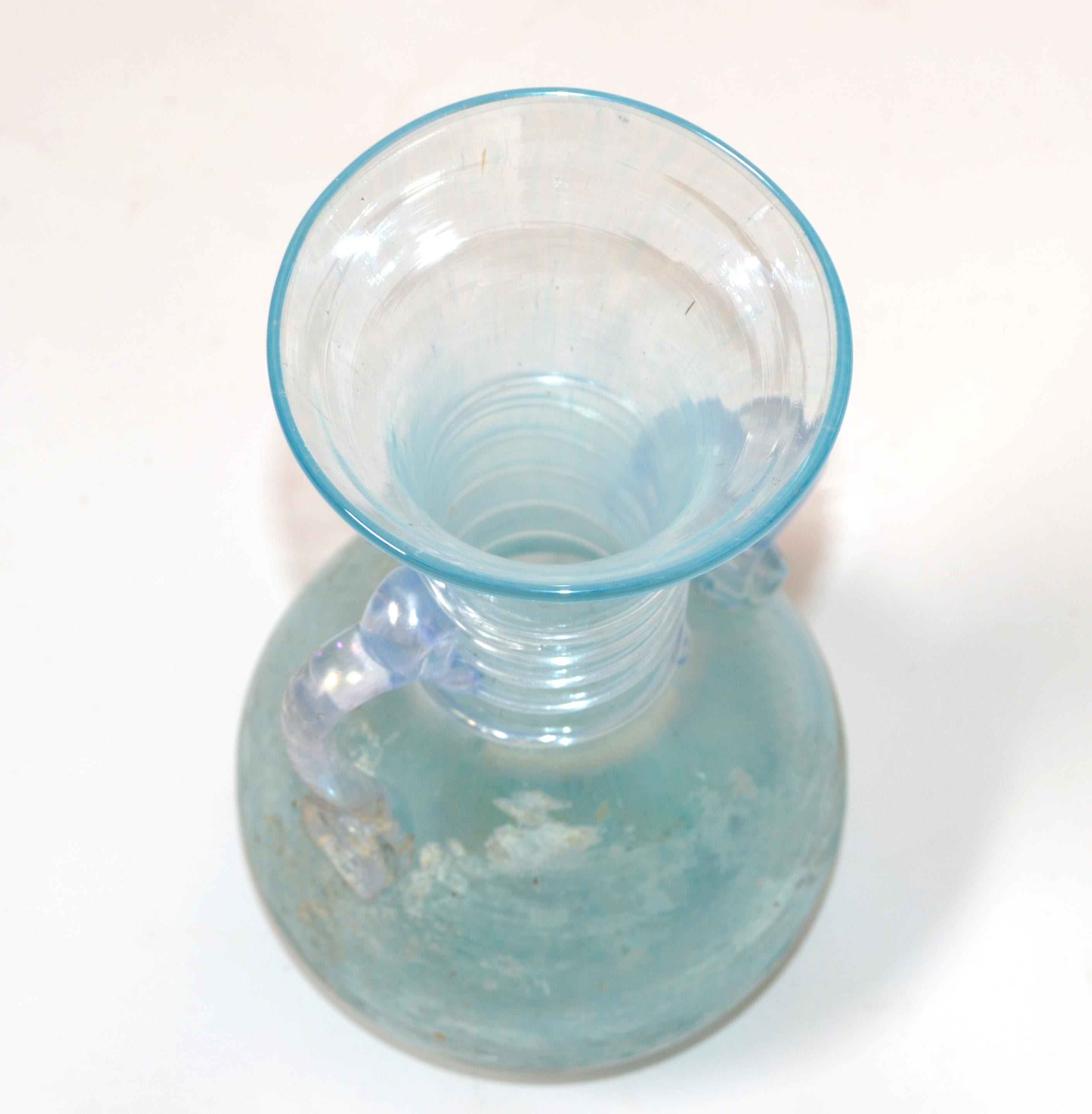 Jarrón de trigo con asas de cristal Scavo italiano azul bebé de Murano, Vasija, Italia 1980 en Bueno estado para la venta en Miami, FL