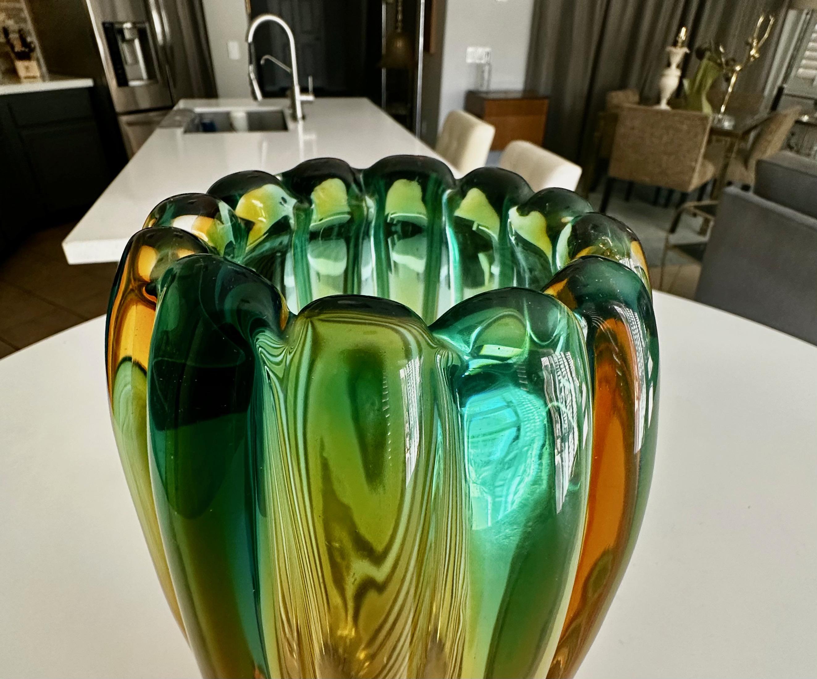Vaso di Murano Barbini in vetro verde Greene & Greene a coste 5