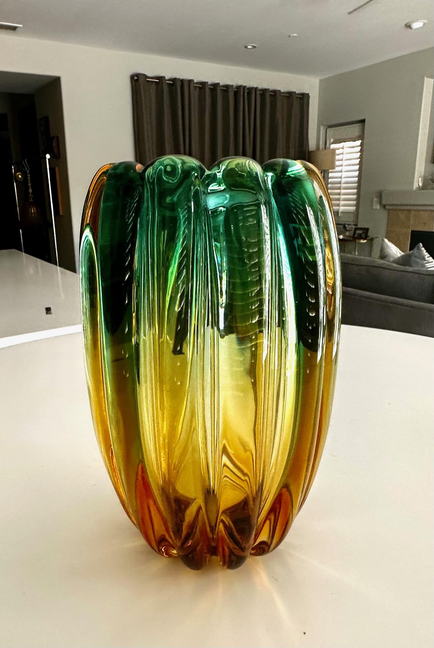 Vaso di Murano Barbini in vetro verde Greene & Greene a coste 8