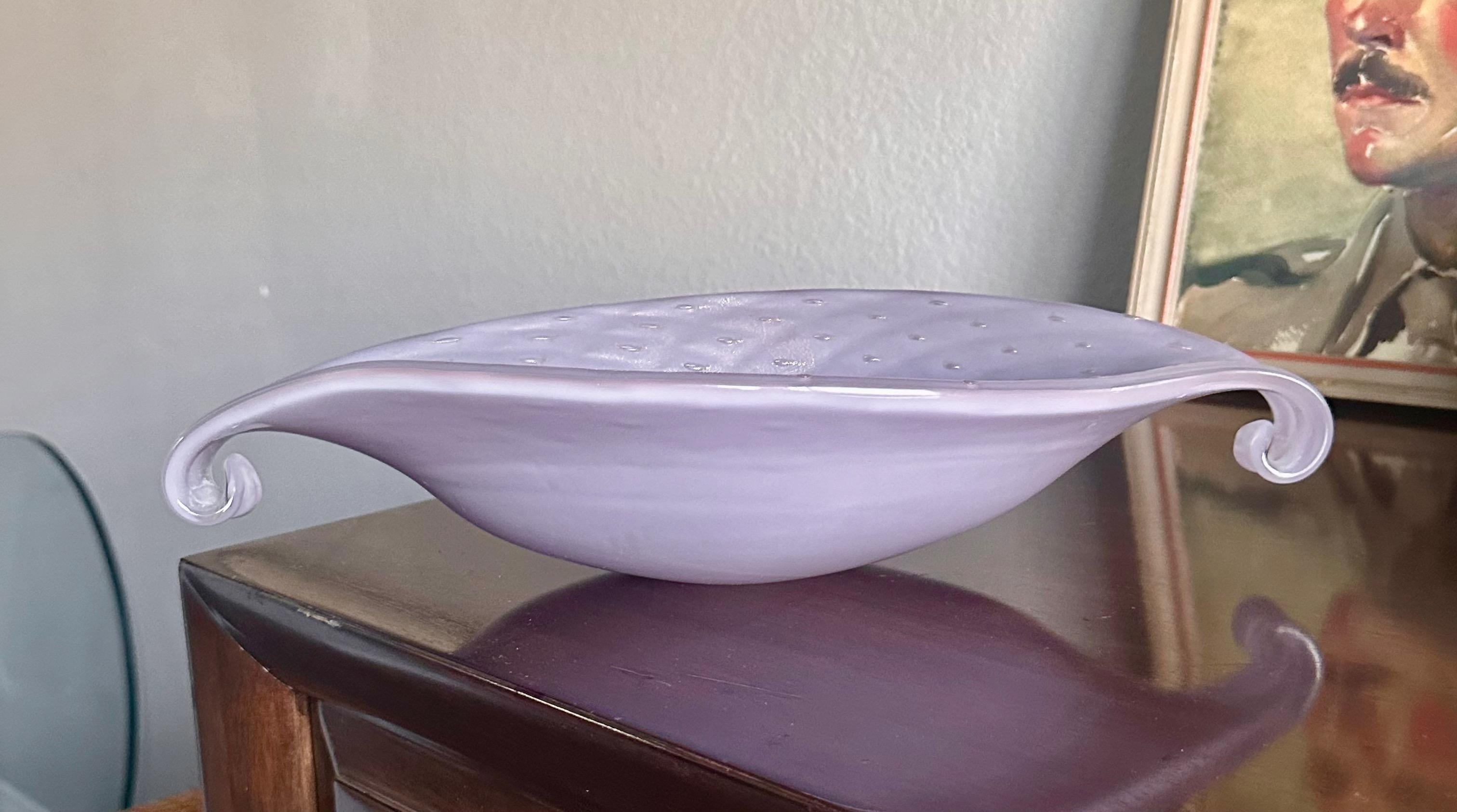 Mid-Century Modern Murano Barbini Coupe de centre de table ovale en forme de lavande en vente