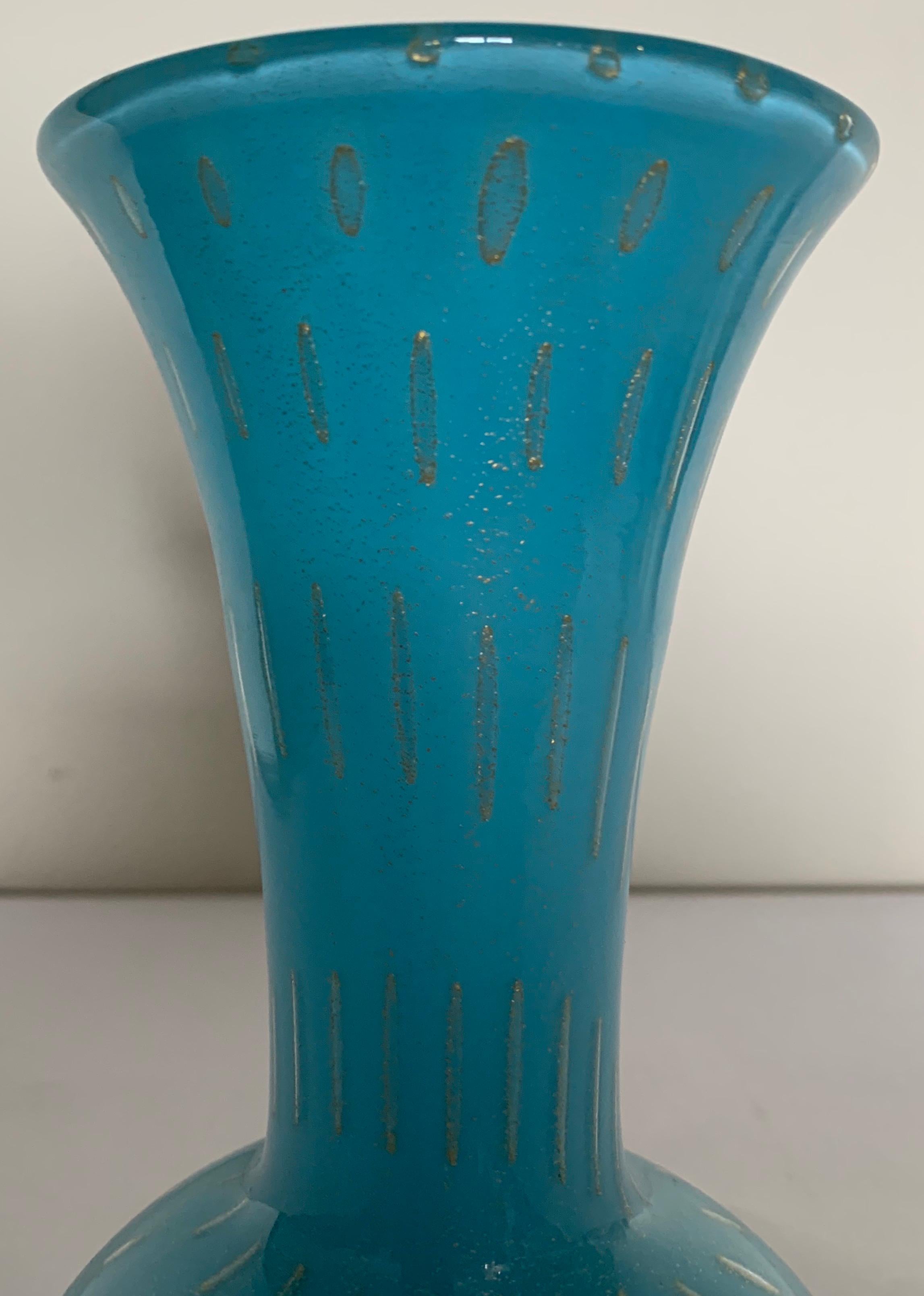 Vase en verre bleu Robins Egg de Murano Barbini en vente 2