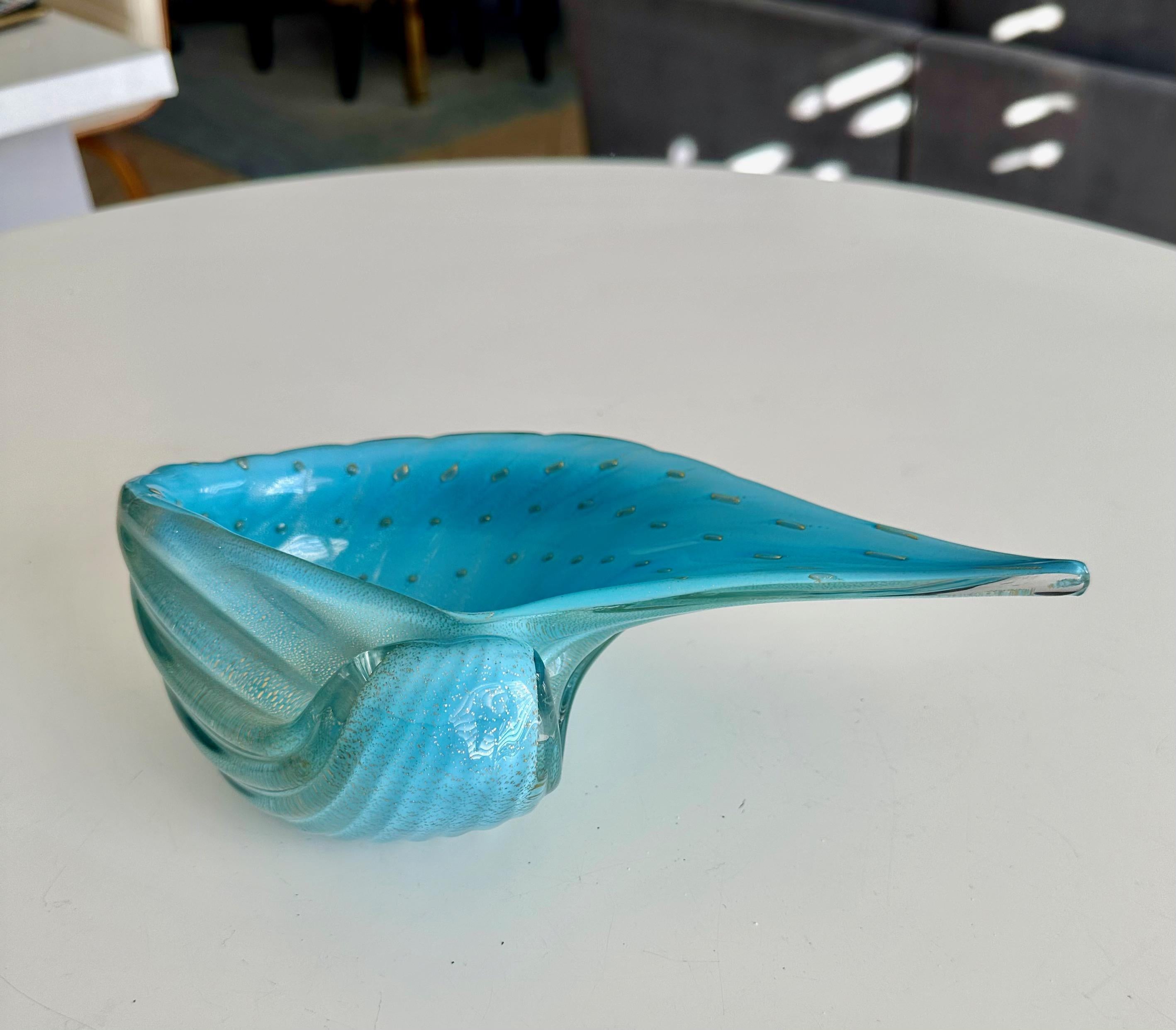 Murano Barbini Venetian Baby Blue Conch Seashell Bowl im Zustand „Gut“ im Angebot in Palm Springs, CA