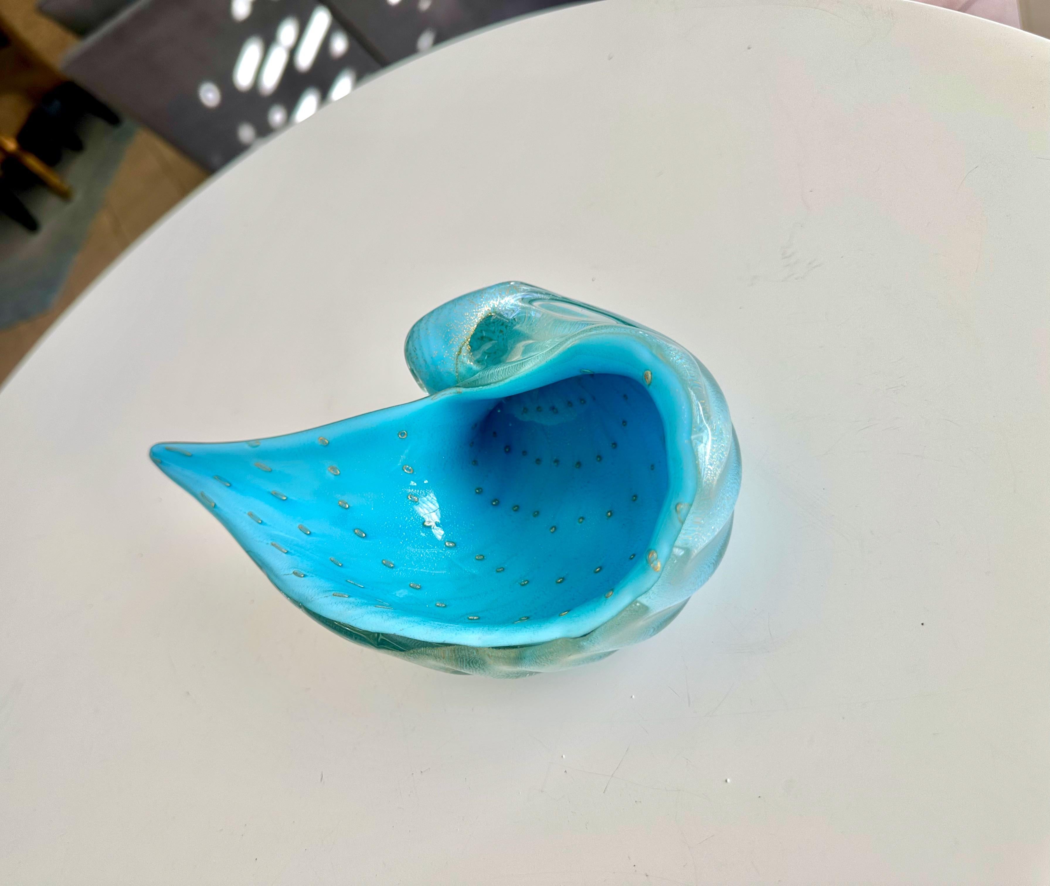 Murano Barbini Venetian Baby Blue Conch Seashell Bowl (Glas) im Angebot