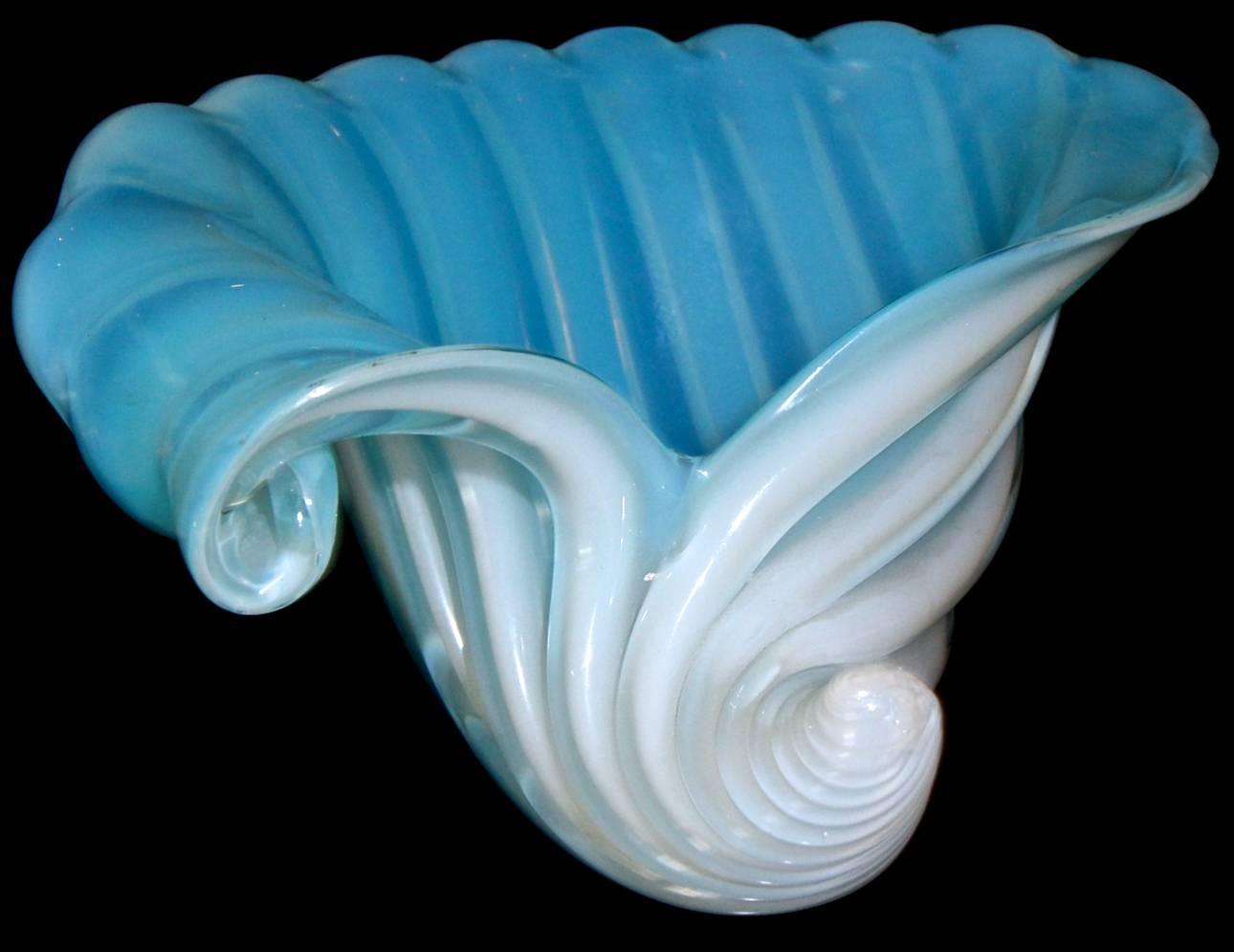Murano Barbini Venetian Baby Blue Conch Seashell Centrepiece Bowl For Sale 4