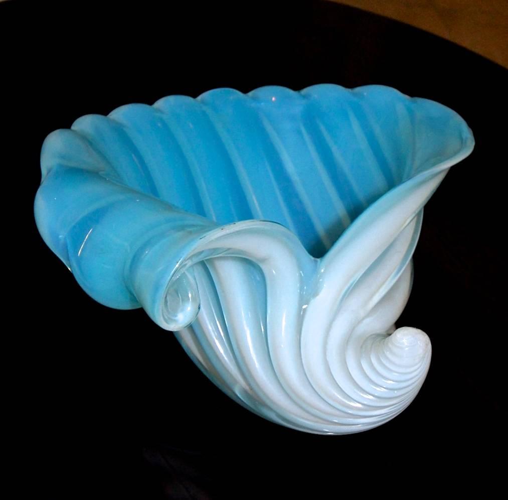 Murano Barbini Venetian Baby Blue Conch Seashell Centrepiece Bowl For Sale 3