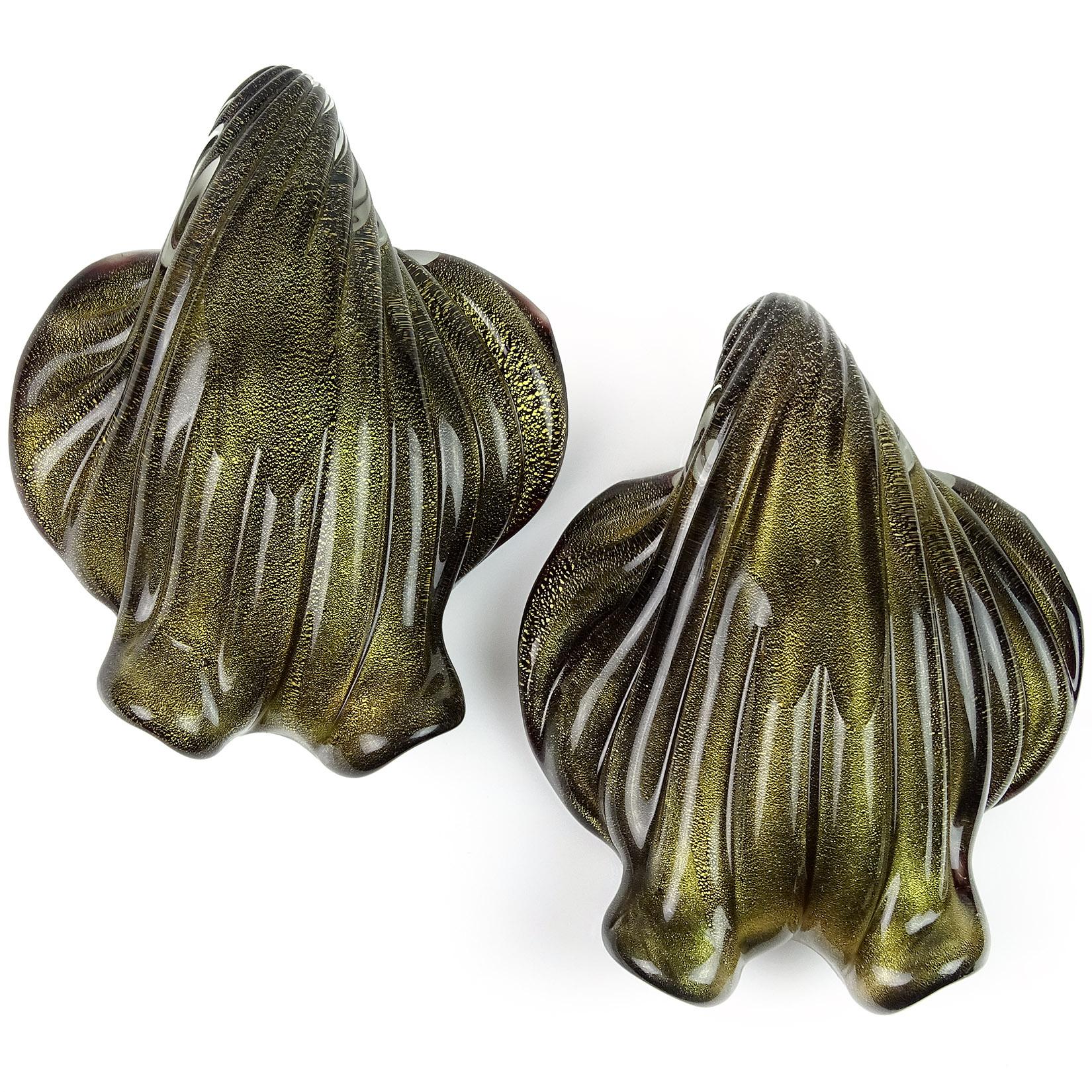Murano Barbini White Black Gold Fleck Italian Art Glass Seashell Sculptural Bowl In Good Condition For Sale In Kissimmee, FL