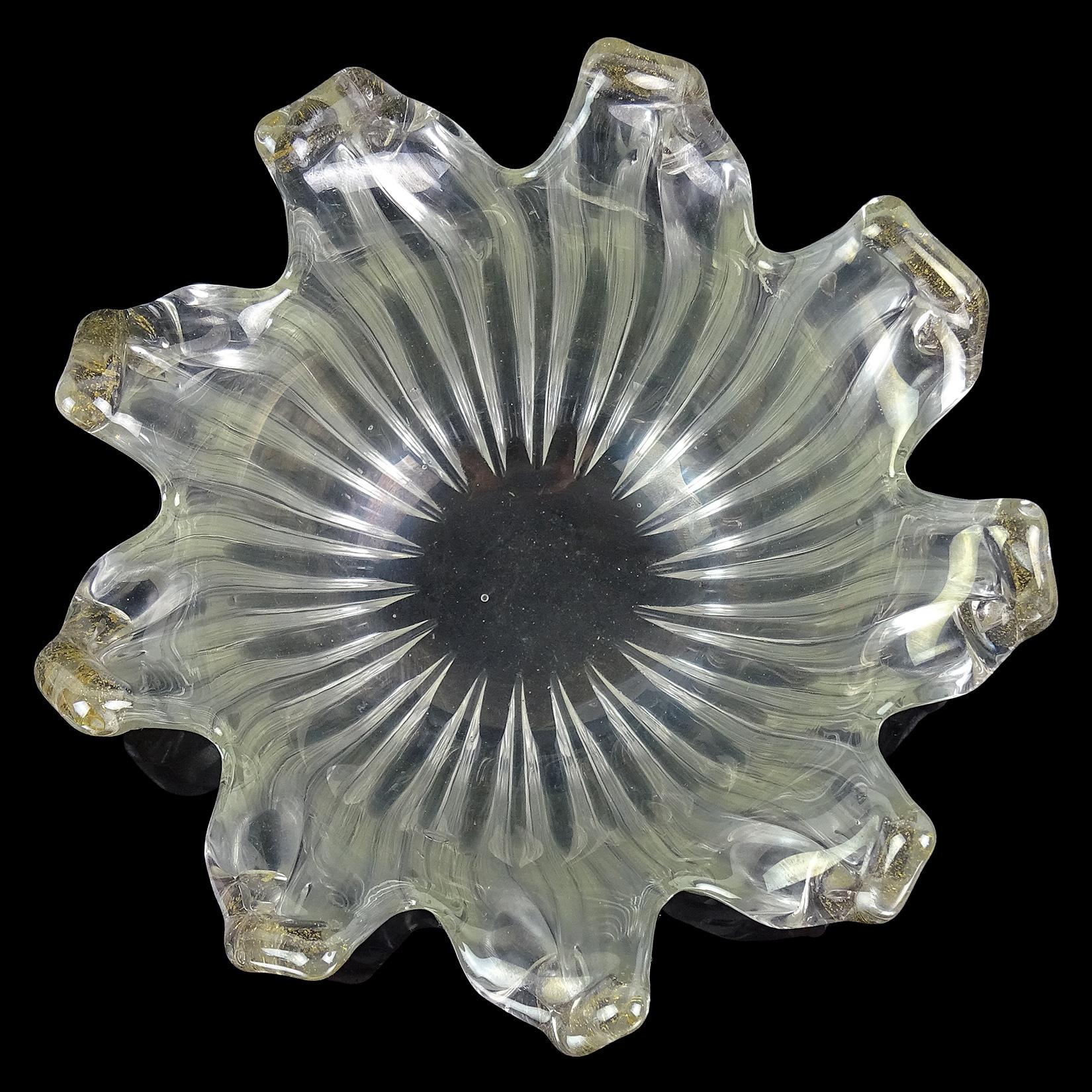 Mid-Century moderno Murano Barovier Toso Iridescent Gold Flecks Italian Art Glass Scissor Cut Bowl in vendita