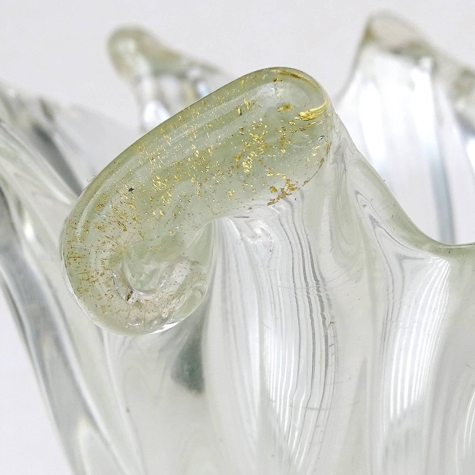 Fatto a mano Murano Barovier Toso Iridescent Gold Flecks Italian Art Glass Scissor Cut Bowl in vendita