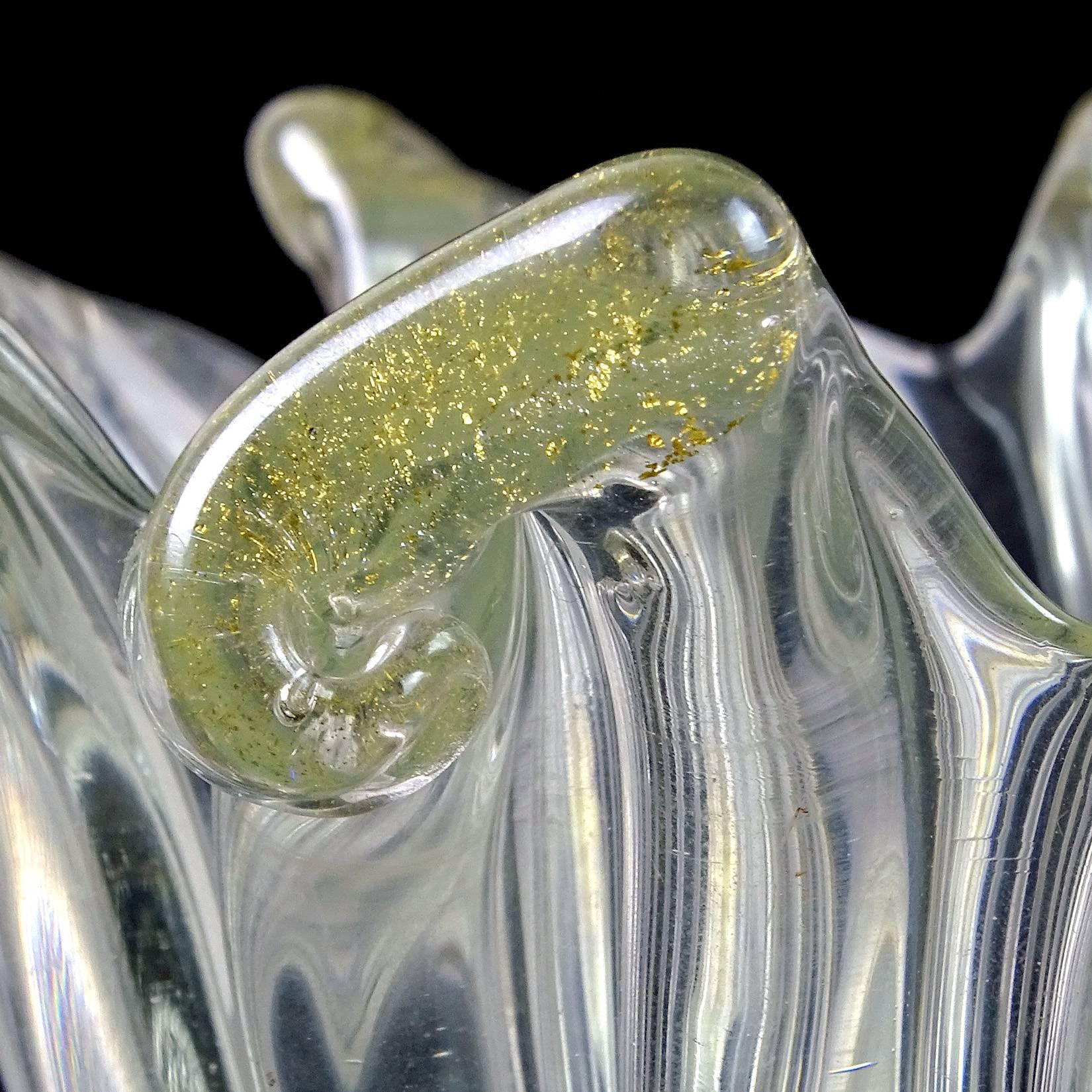Murano Barovier Toso Iridescent Gold Flecks Italian Art Glass Scissor Cut Bowl In condizioni buone in vendita a Kissimmee, FL