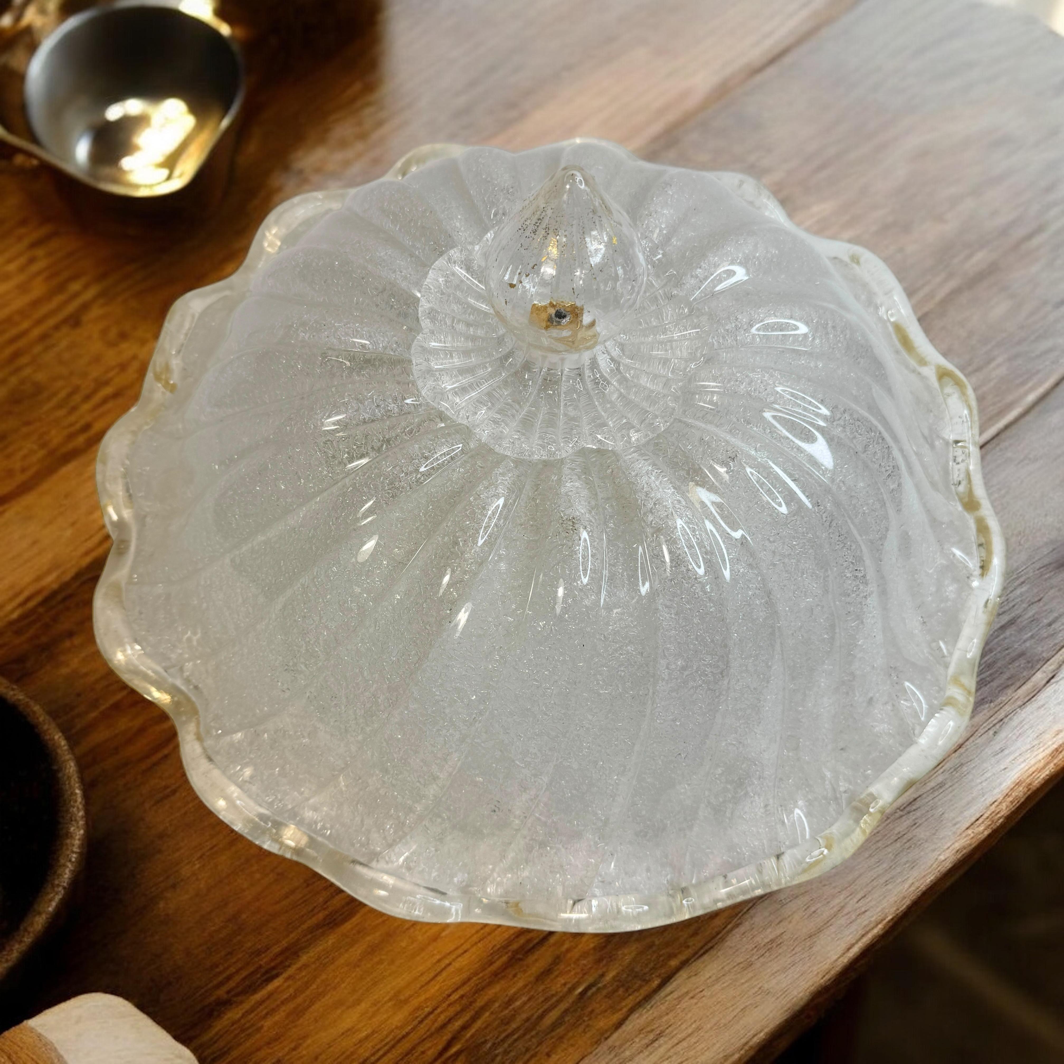 Murano Barovier Estilo Toso Flor de cristal y escamas de oro Flush Mount, Italia en Bueno estado para la venta en Nuernberg, DE