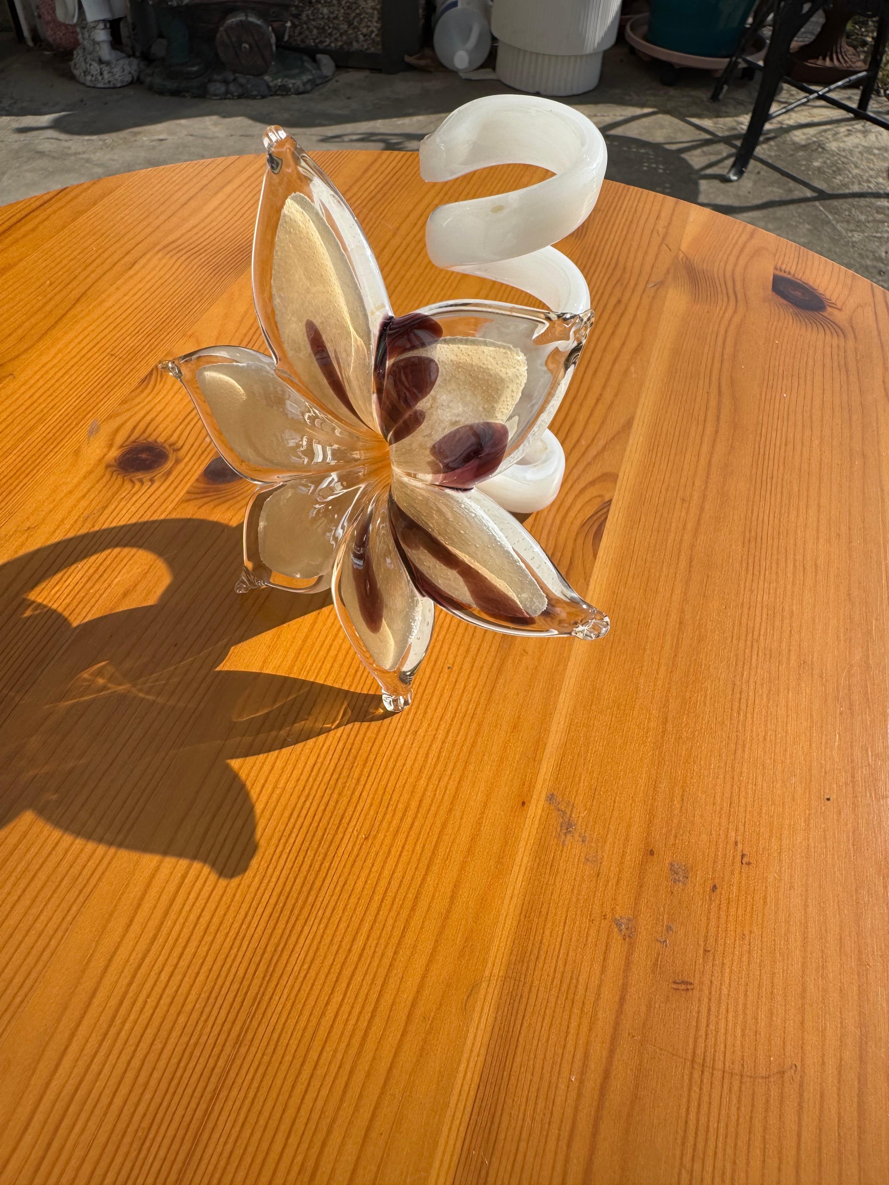 Murano Beige Handblown Flower 5.5