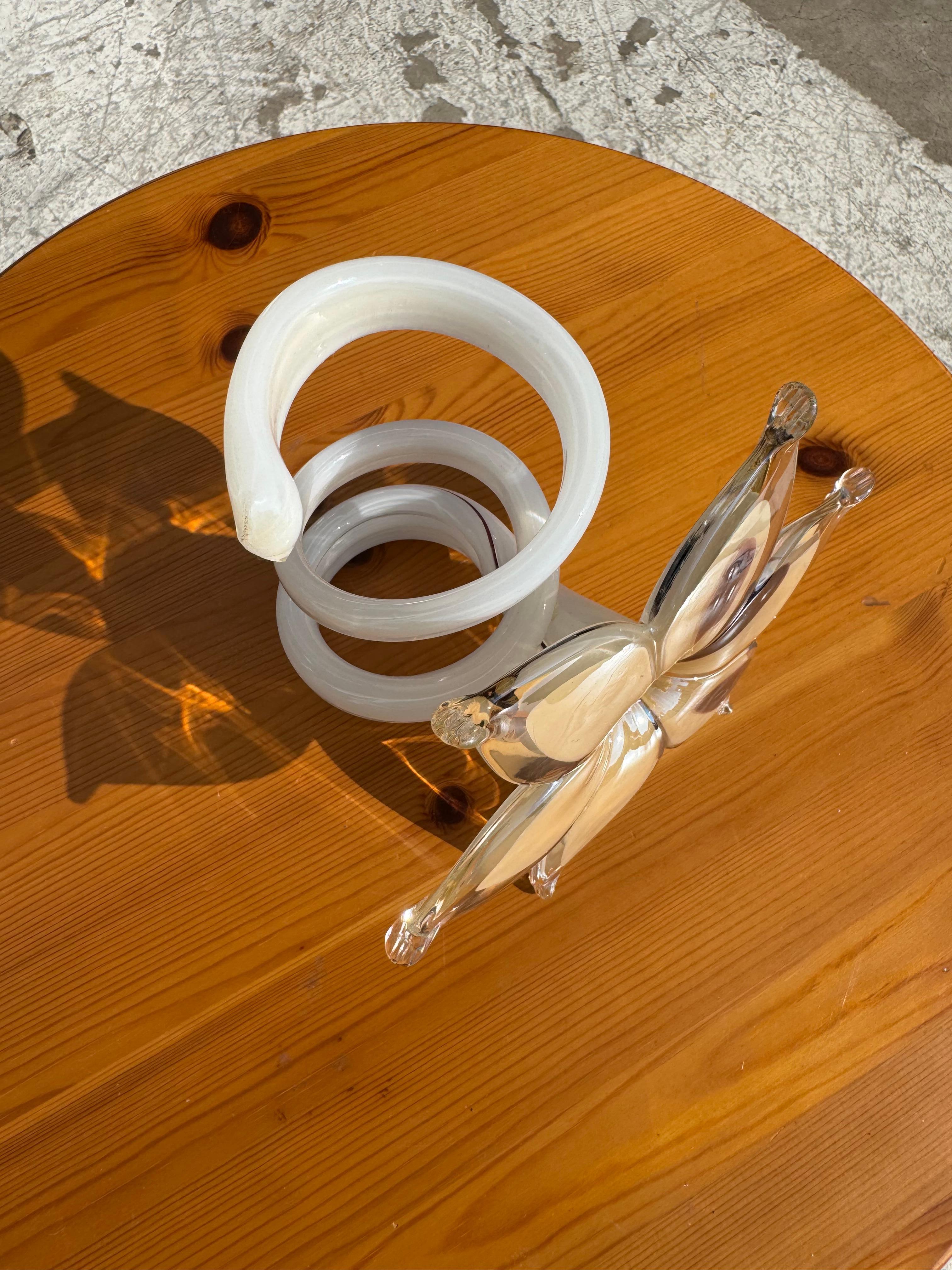 XXI secolo e contemporaneo Murano Beige Handblown Flower in vendita