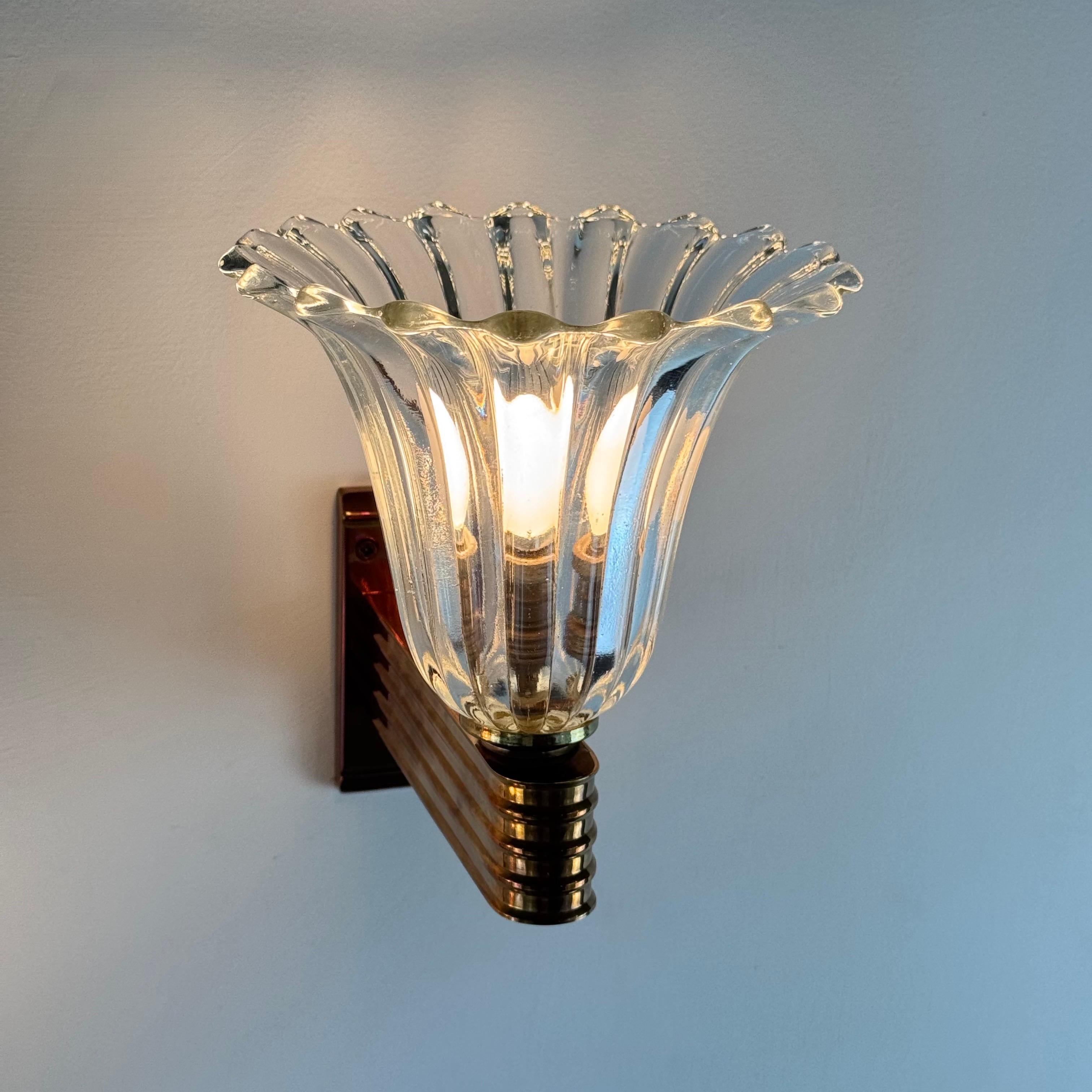 Italiano Lampade da parete a campana di Murano di Ercole Barovier per Barovier&Toso, anni '40 in vendita