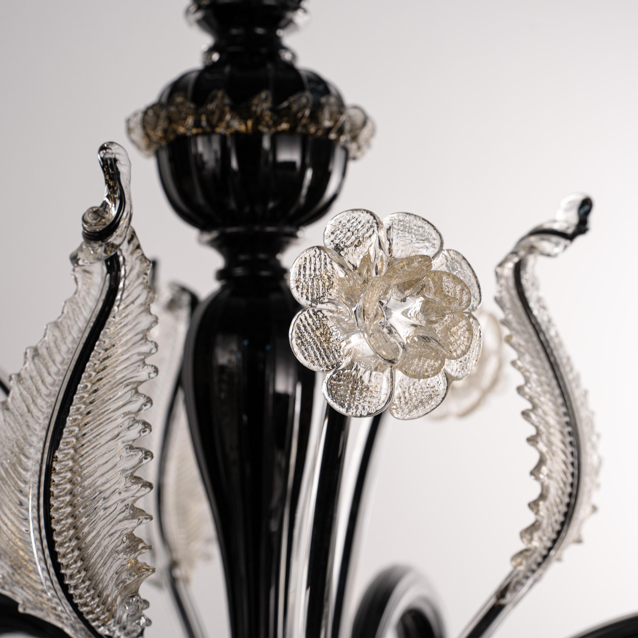 Murano Negro y Oro araña de cristal 5 luces, Vintage Made in Italy en stock Latón en venta