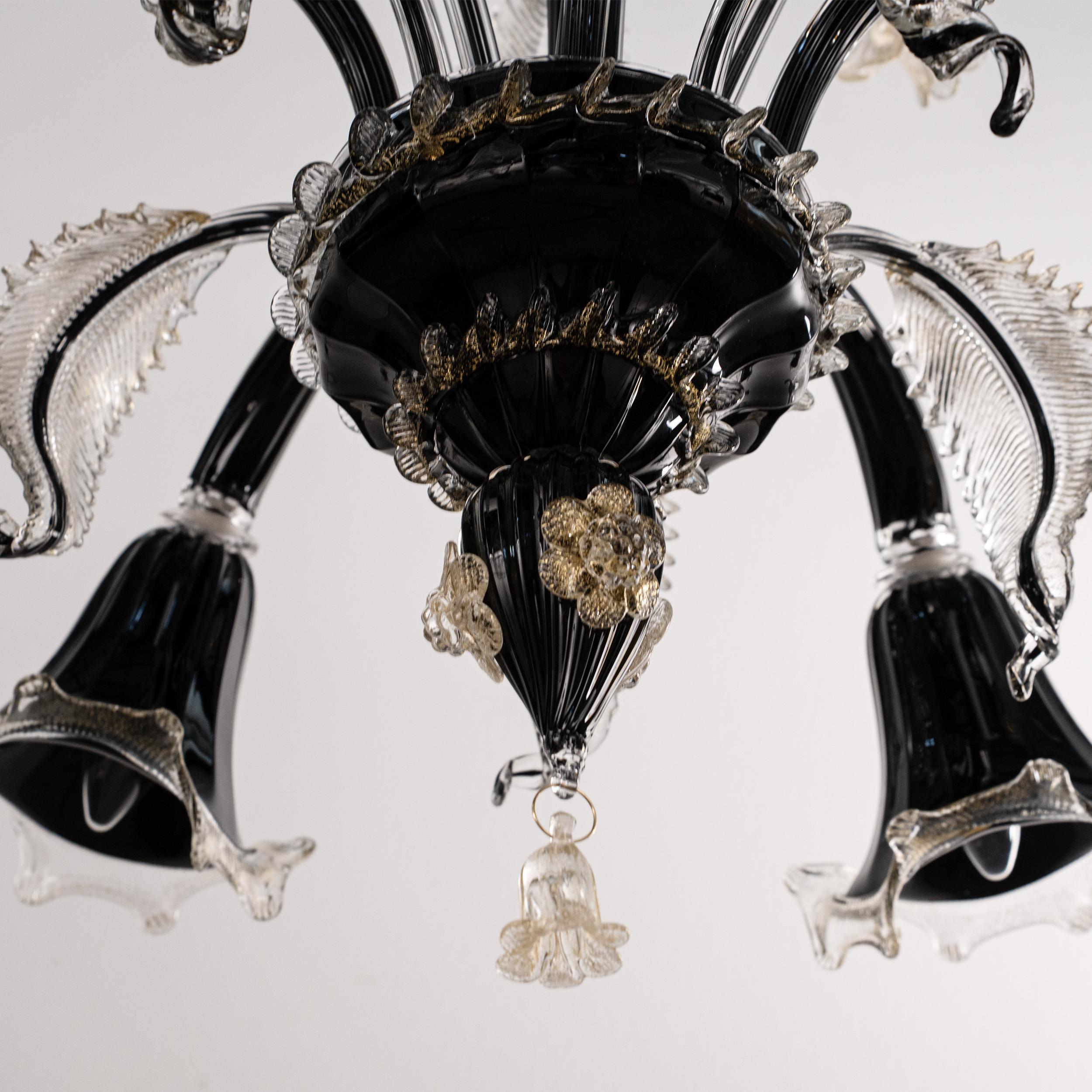 Murano Negro y Oro araña de cristal 5 luces, Vintage Made in Italy en stock en venta 2
