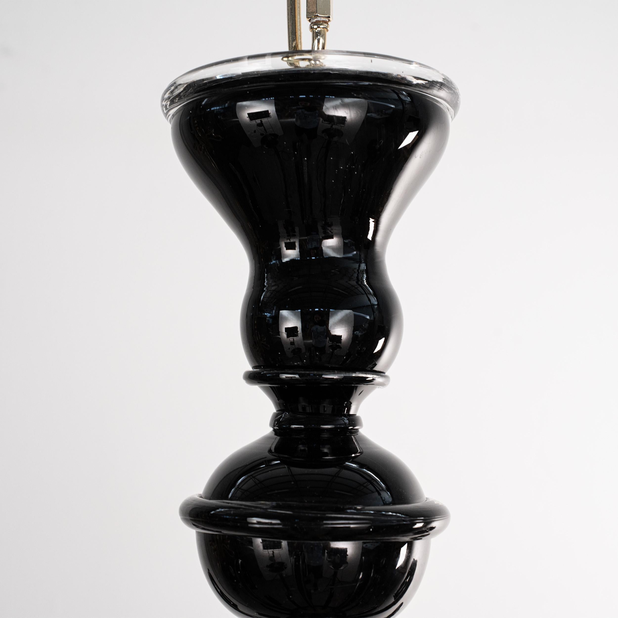 Ottone Lampadario in vetro di Murano nero e oro a 6 luci, Vintage Made in Italy in stock in vendita