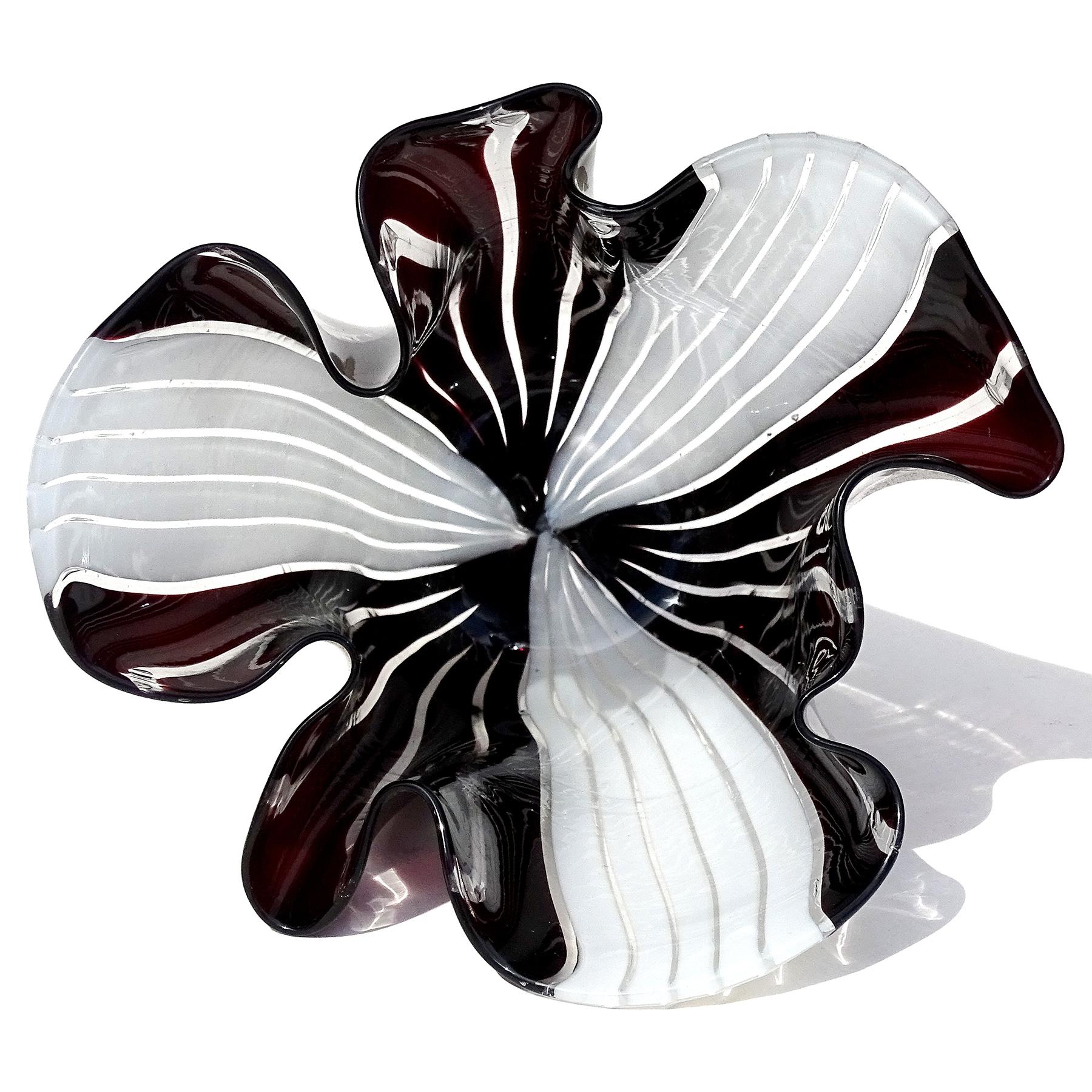 Hand-Crafted Murano Black White Stripes Italian Art Glass Sculptural Fazzoletto Flower Vase For Sale
