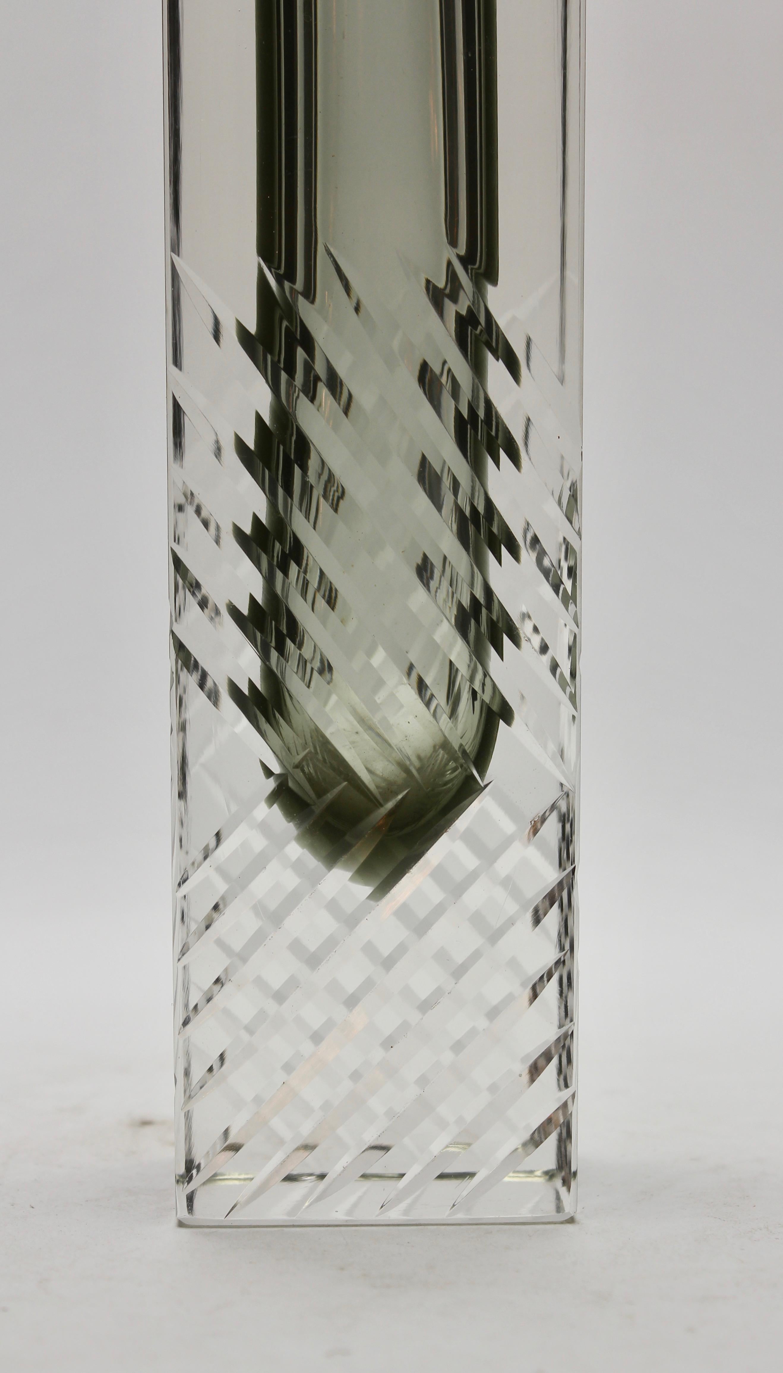 20th Century Murano Block Vase in Smokey Anthracite Handcut with Diagonal Lines For Sale