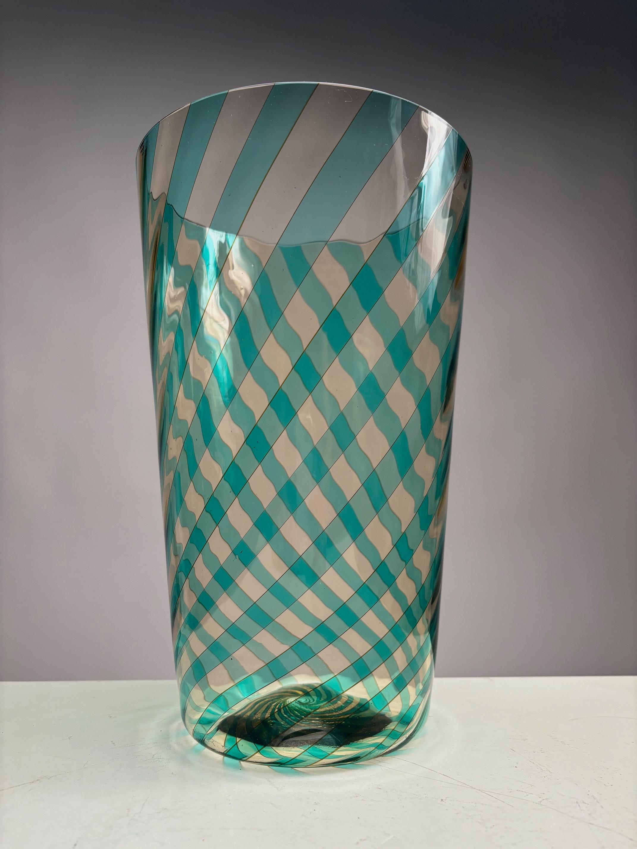 Jarrón de cristal soplado de Murano VeArt, Italia (Firmado) Moderno de mediados de siglo en venta
