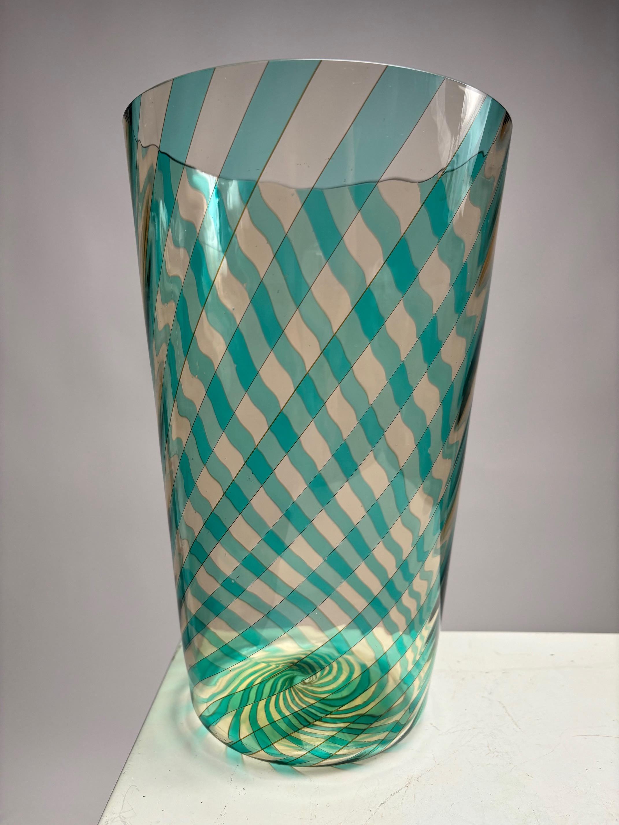 Jarrón de cristal soplado de Murano VeArt, Italia (Firmado) Italiano en venta