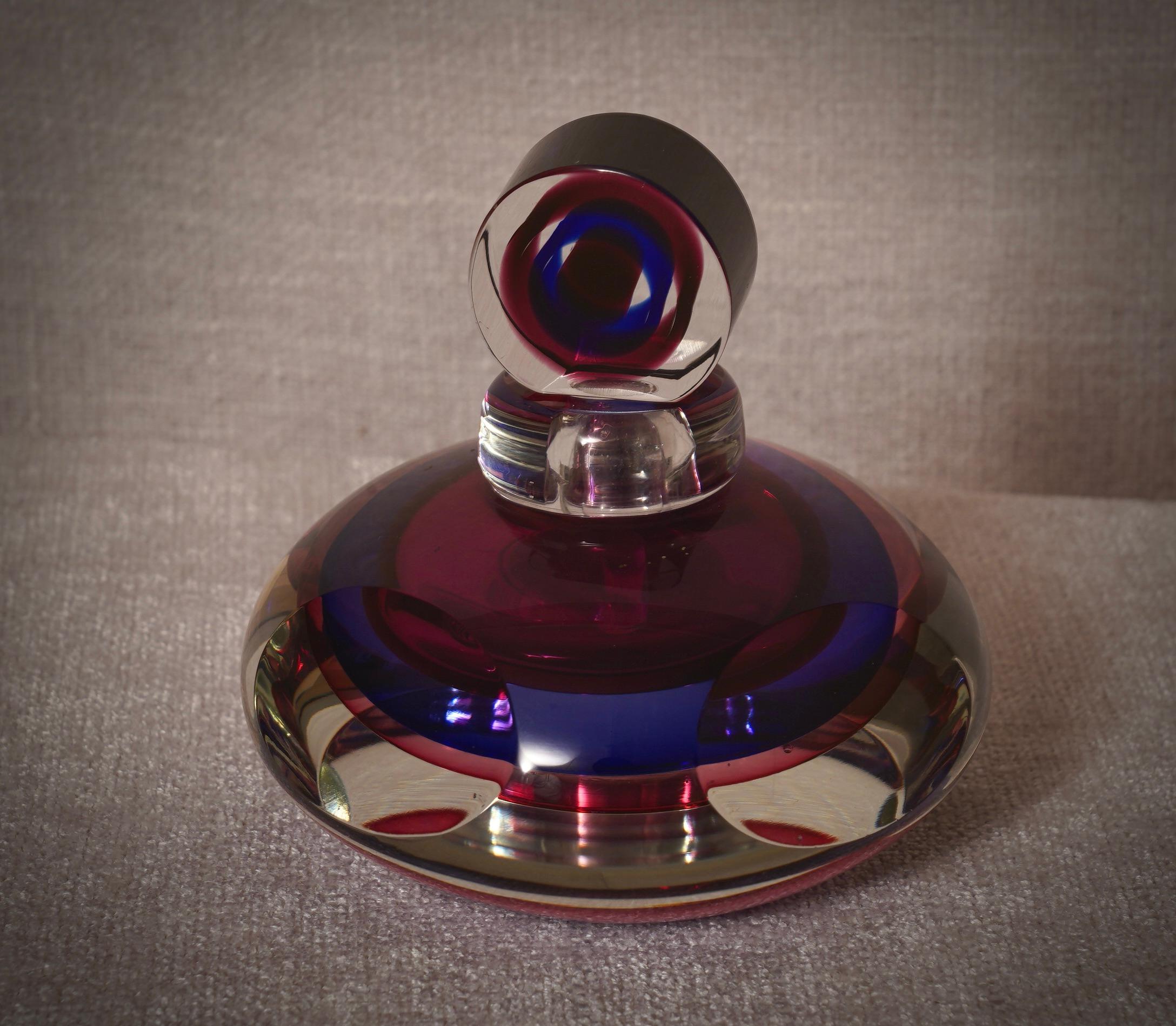 Murano Blau und Rosa Parfümflasche, 1990 (Italienisch) im Angebot