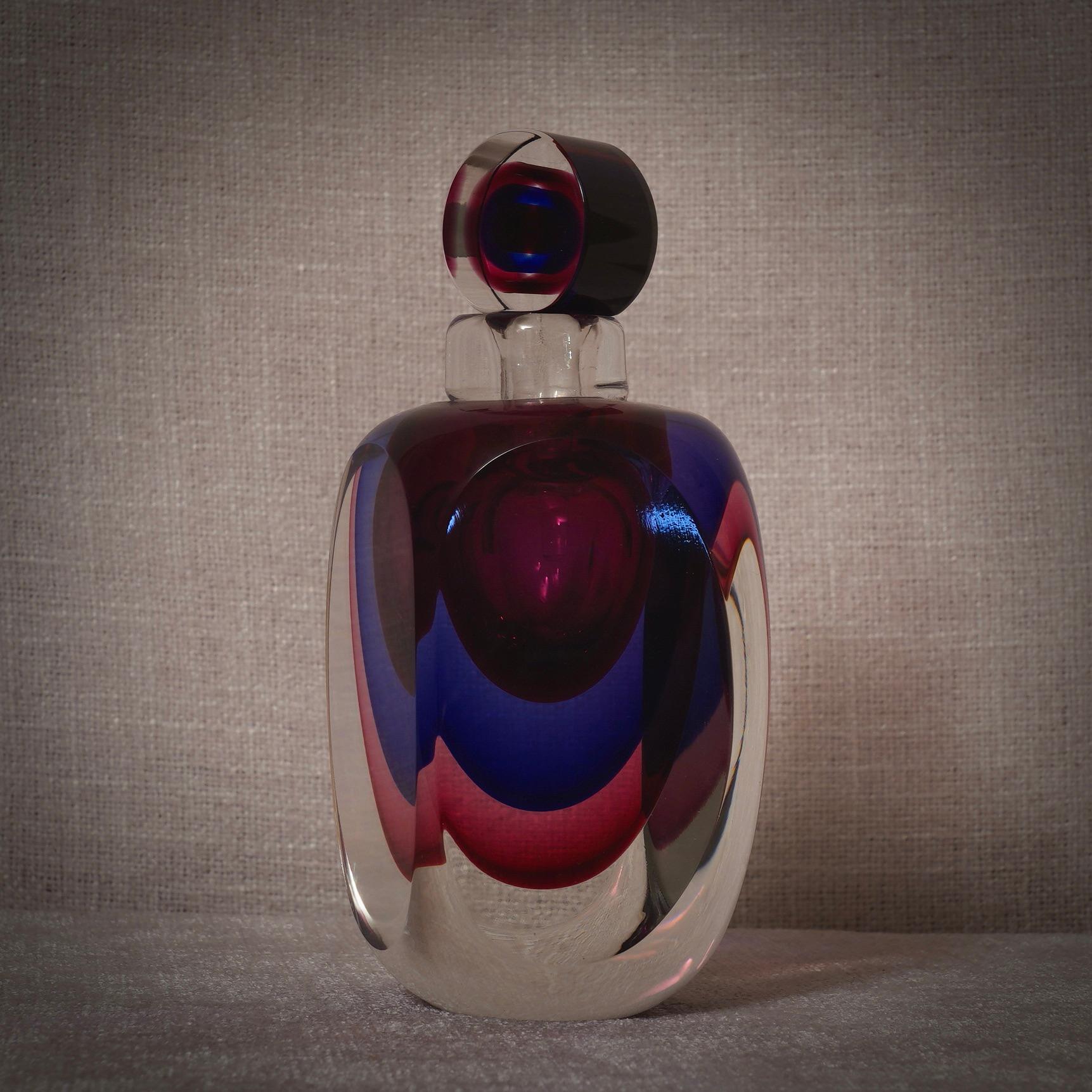 Murano Blau und Rosa Parfümflasche, 1990 (Ende des 20. Jahrhunderts) im Angebot